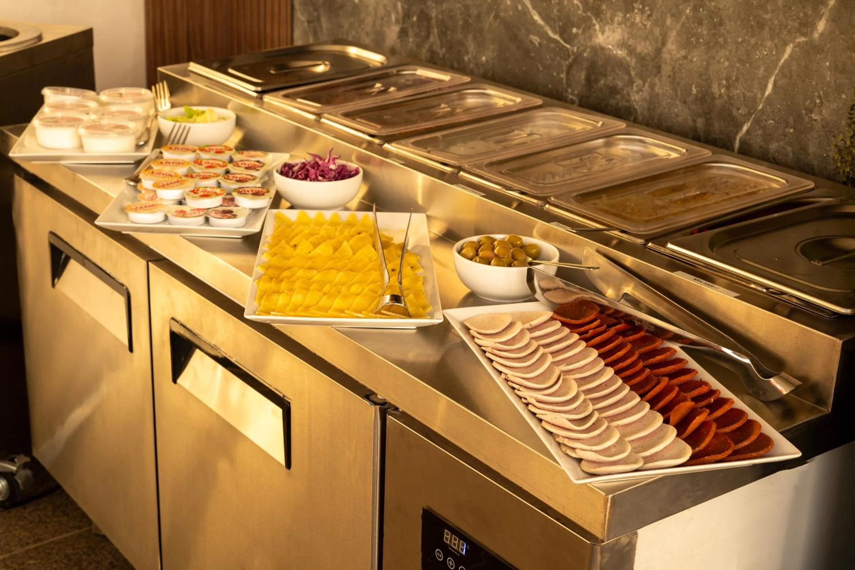 Restaurant/places to eat in Sun and Sand Guest House