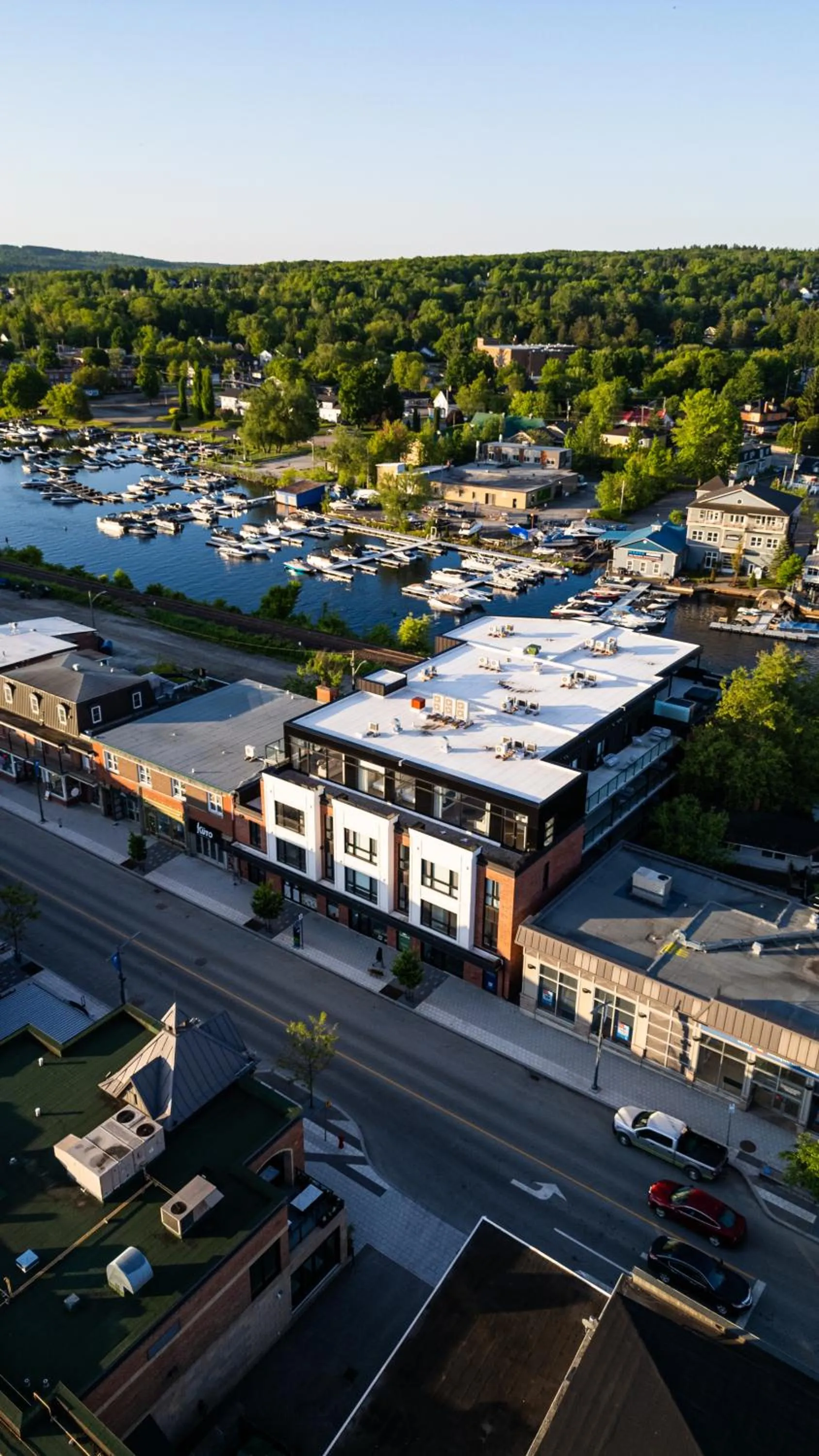 Property building in Hôtel Expérience - Quartier Des Marinas
