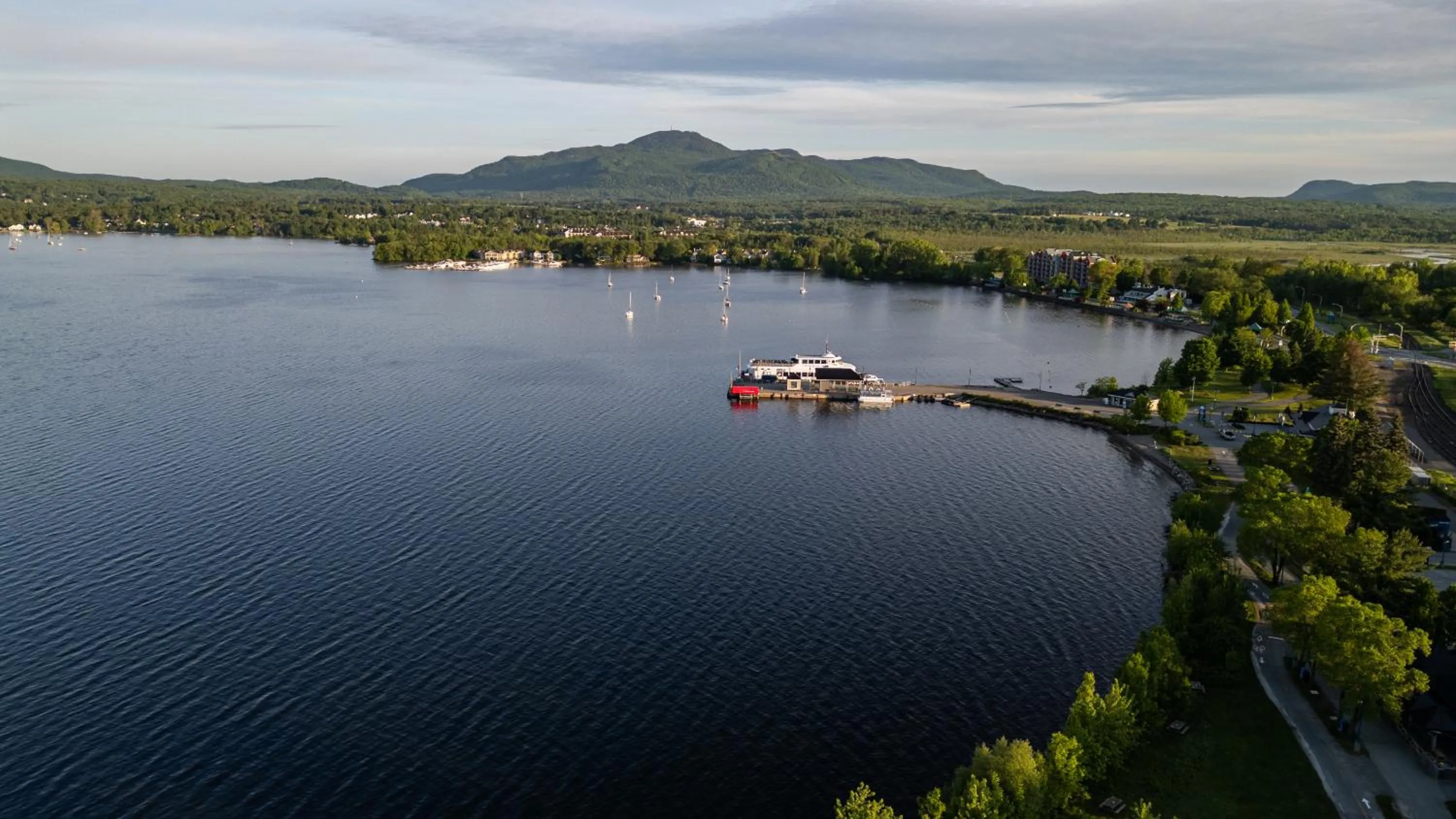 Nearby landmark in Hôtel Expérience - Quartier Des Marinas