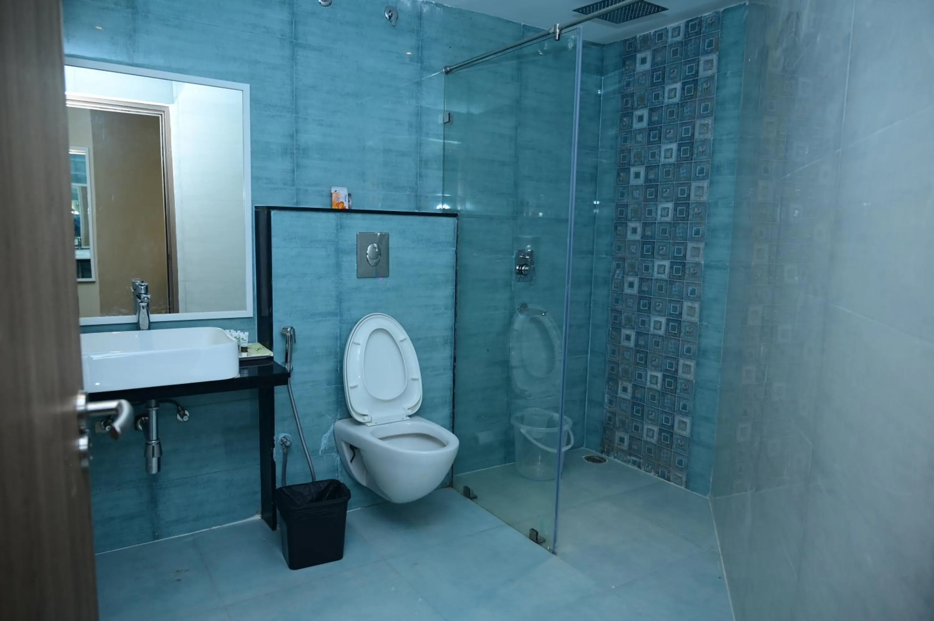 Shower in Pipul Ocean View Resort