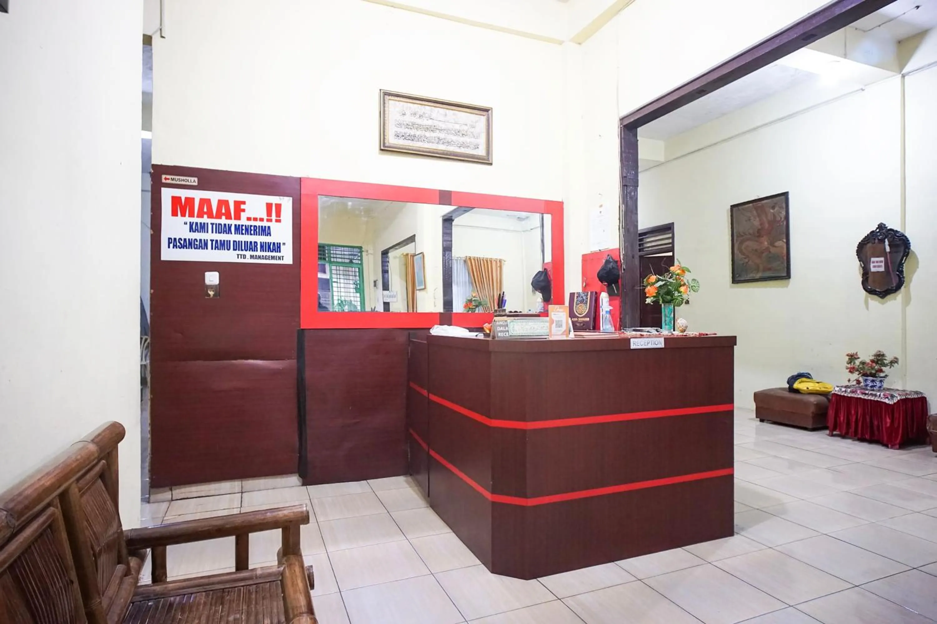 Lobby or reception in Hotel O Tamara Homestay SyariahNearMasjid Raya Medan