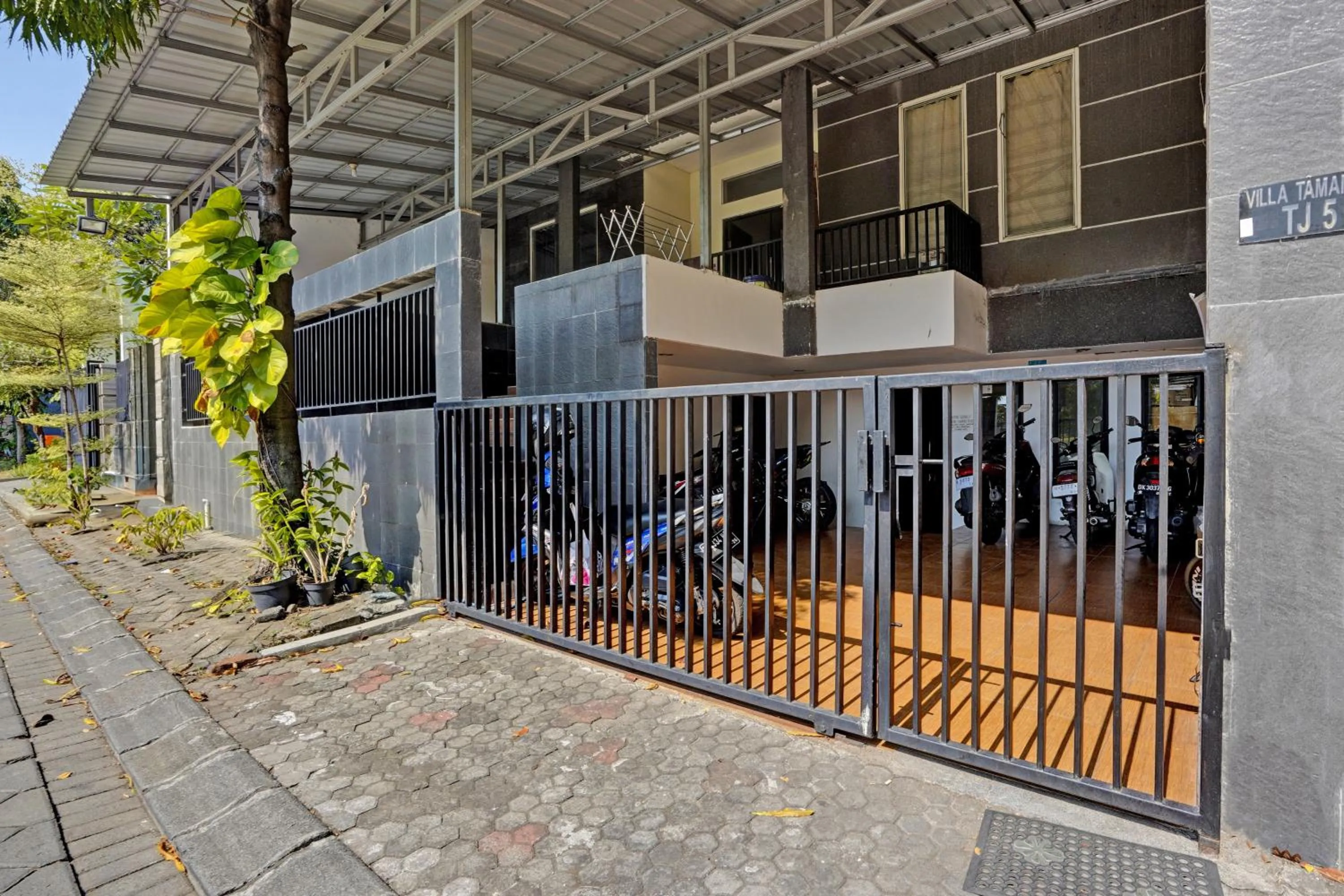 Facade/entrance in OYO Life 93111 Garden Homestay 2 Merlion