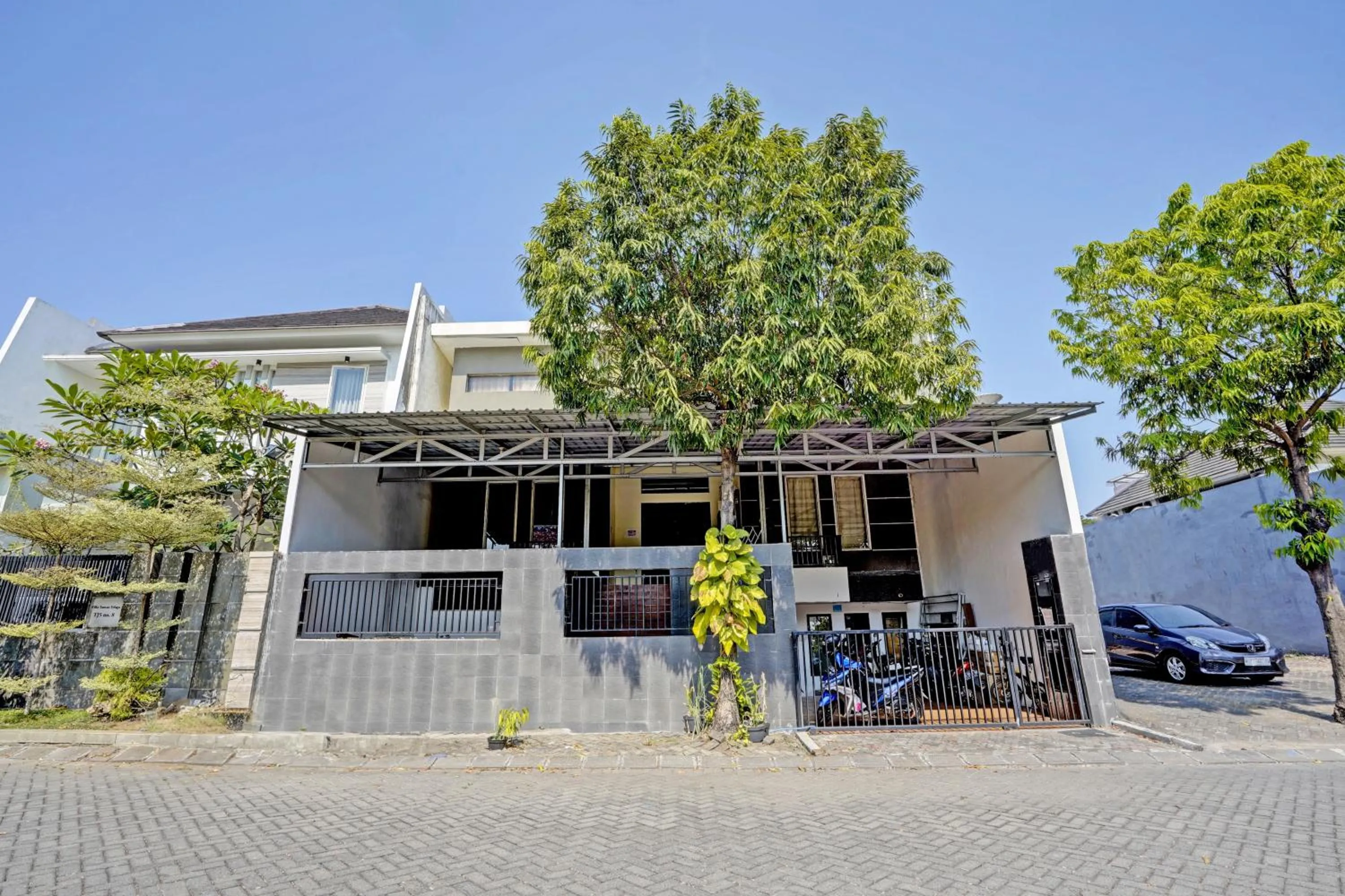 Facade/entrance in OYO Life 93111 Garden Homestay 2 Merlion