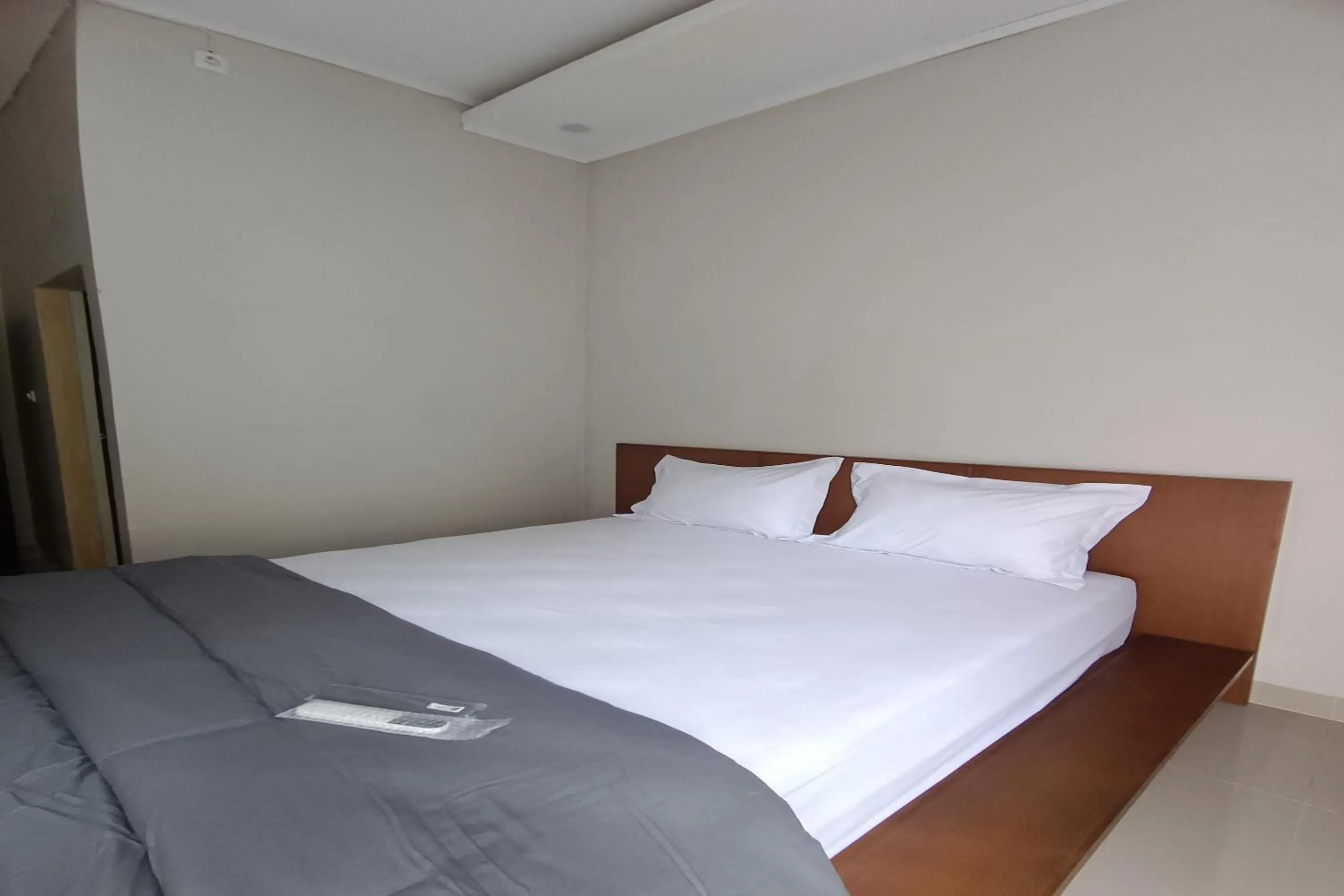 Deluxe Double Room in Hotel O Nrc White House