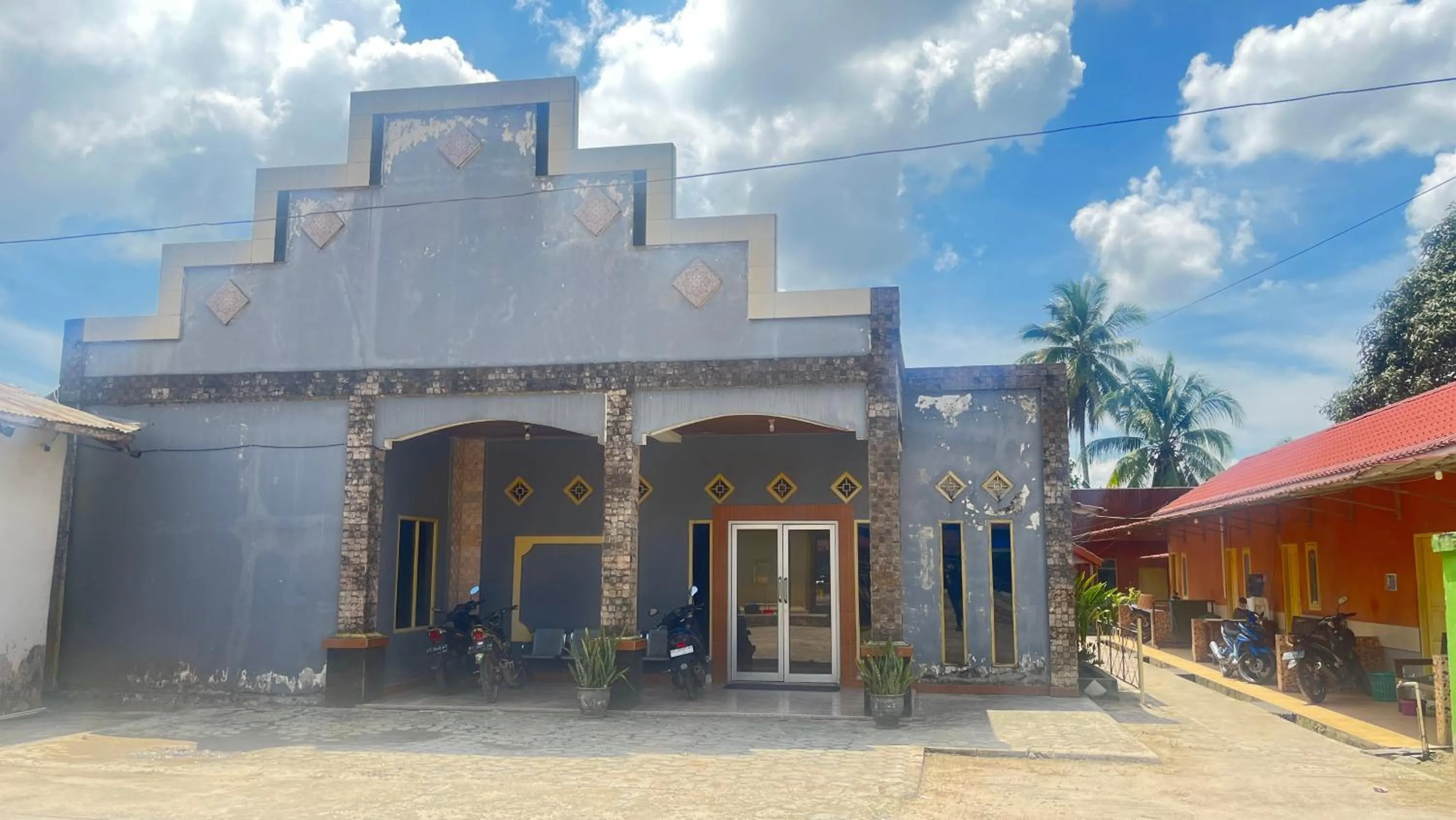 Facade/entrance in Hotel O Guest House Leo Patra