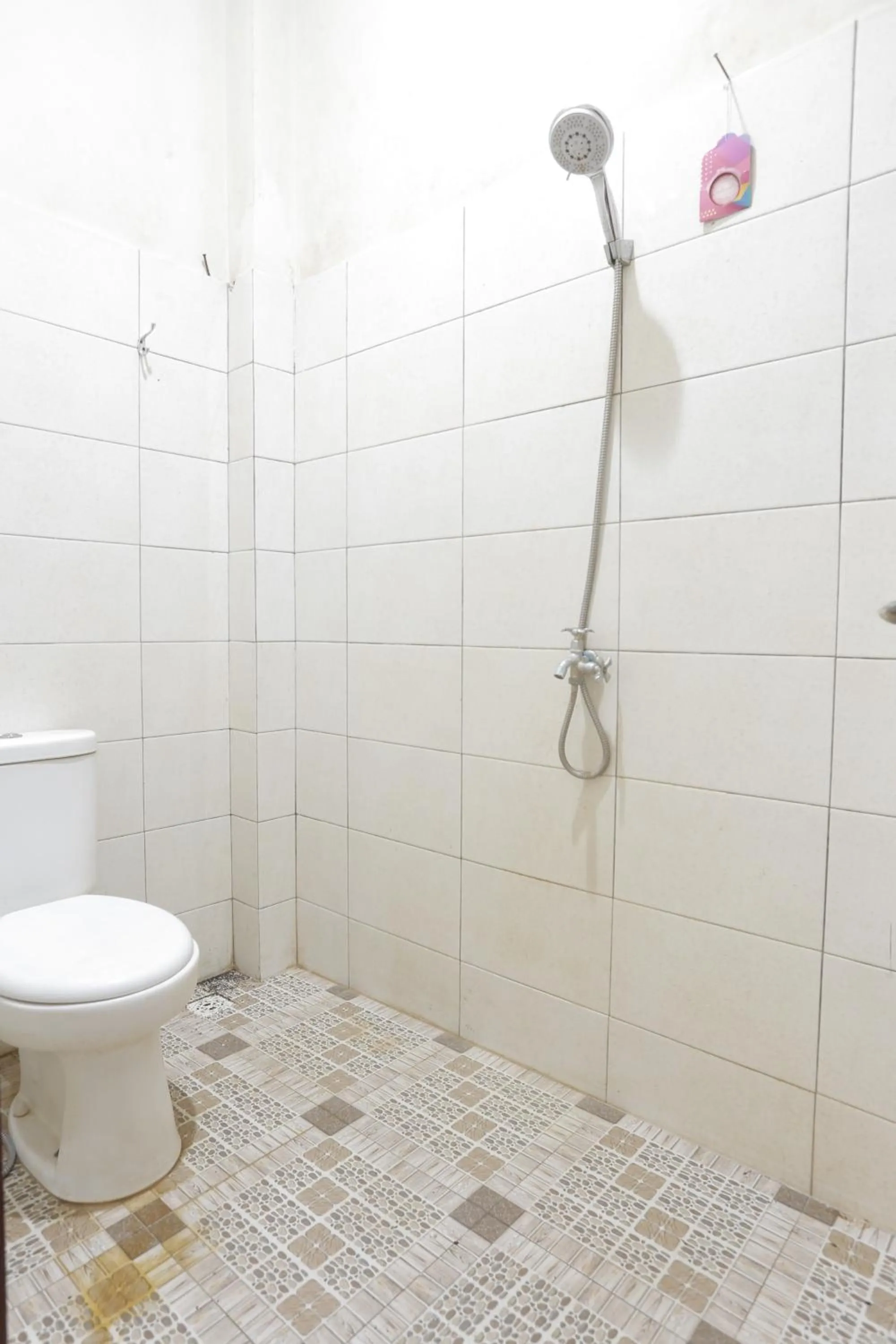 Bathroom in Hotel O Guest House Leo Patra