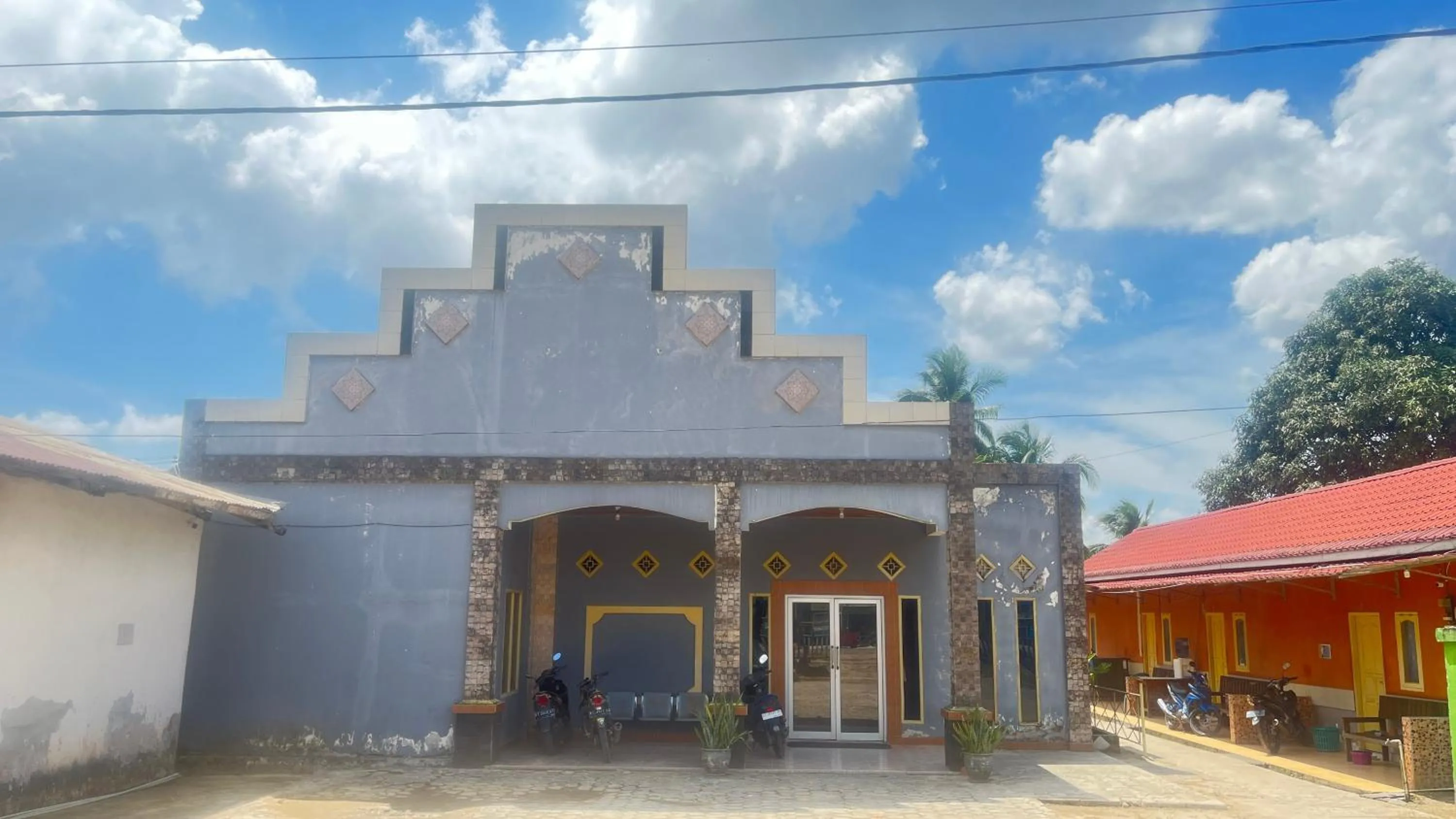 Facade/entrance in Hotel O Guest House Leo Patra