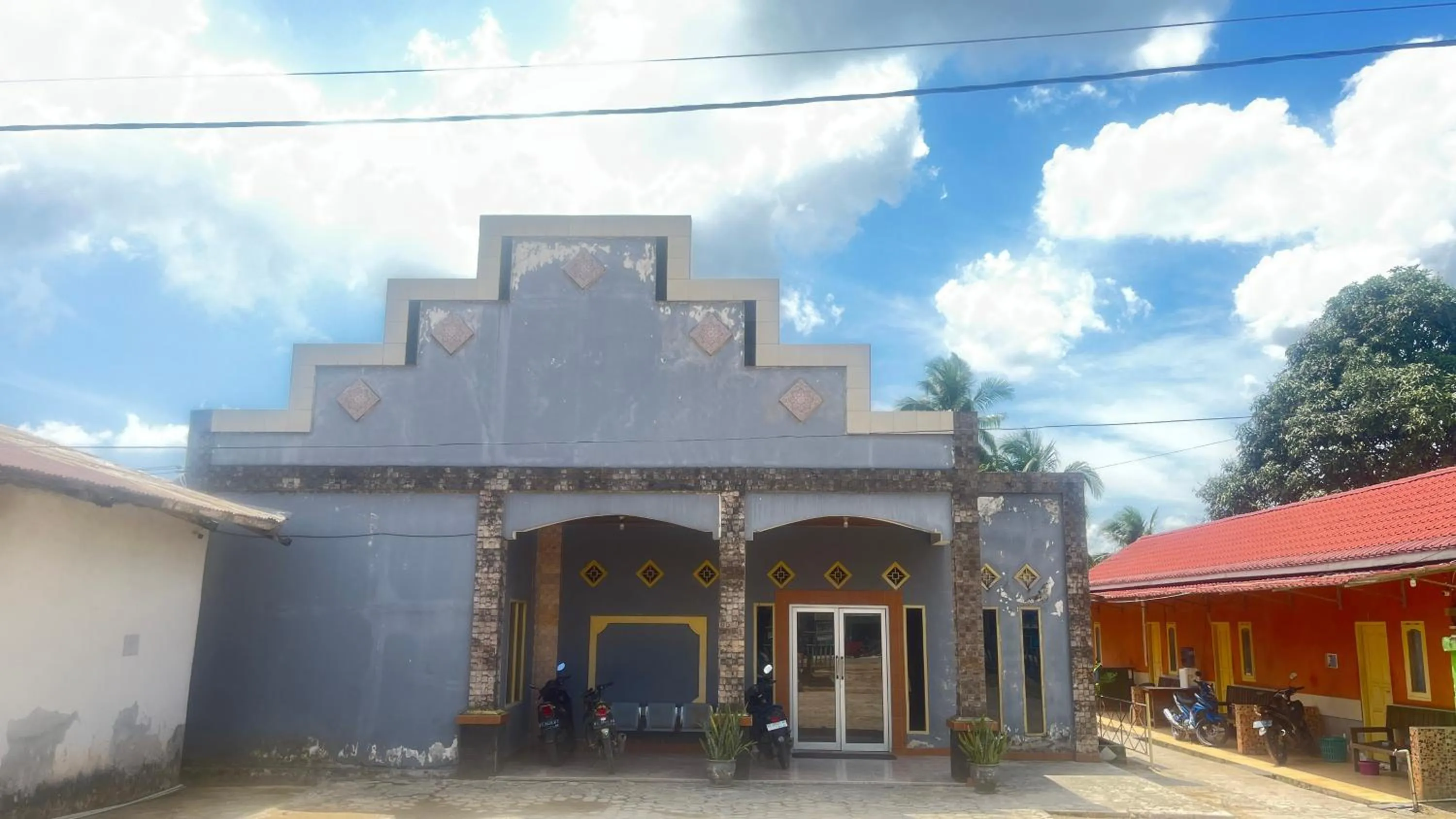 Facade/entrance in Hotel O Guest House Leo Patra