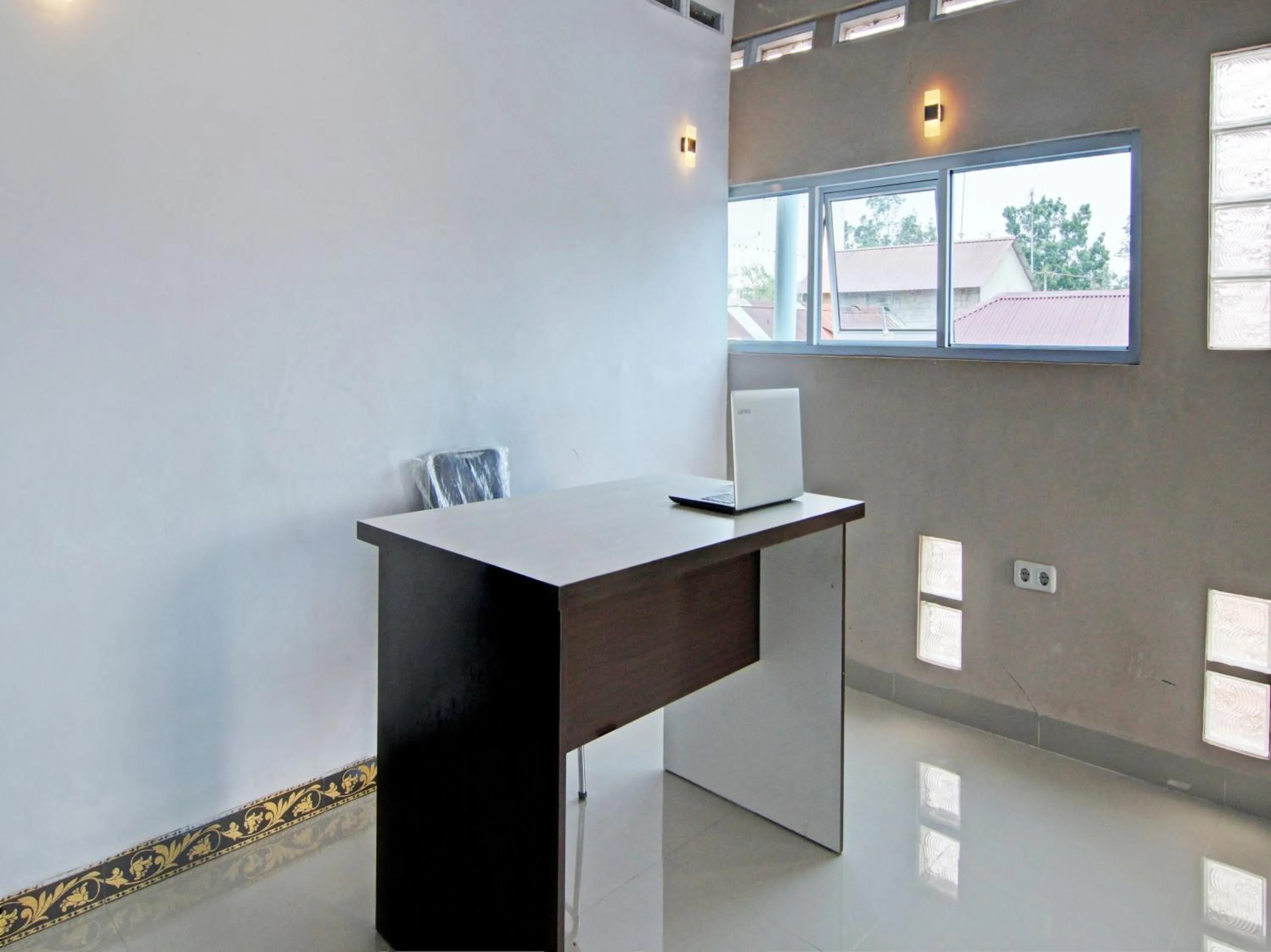 Lobby or reception in Hotel O Penginapan Budhe Sri