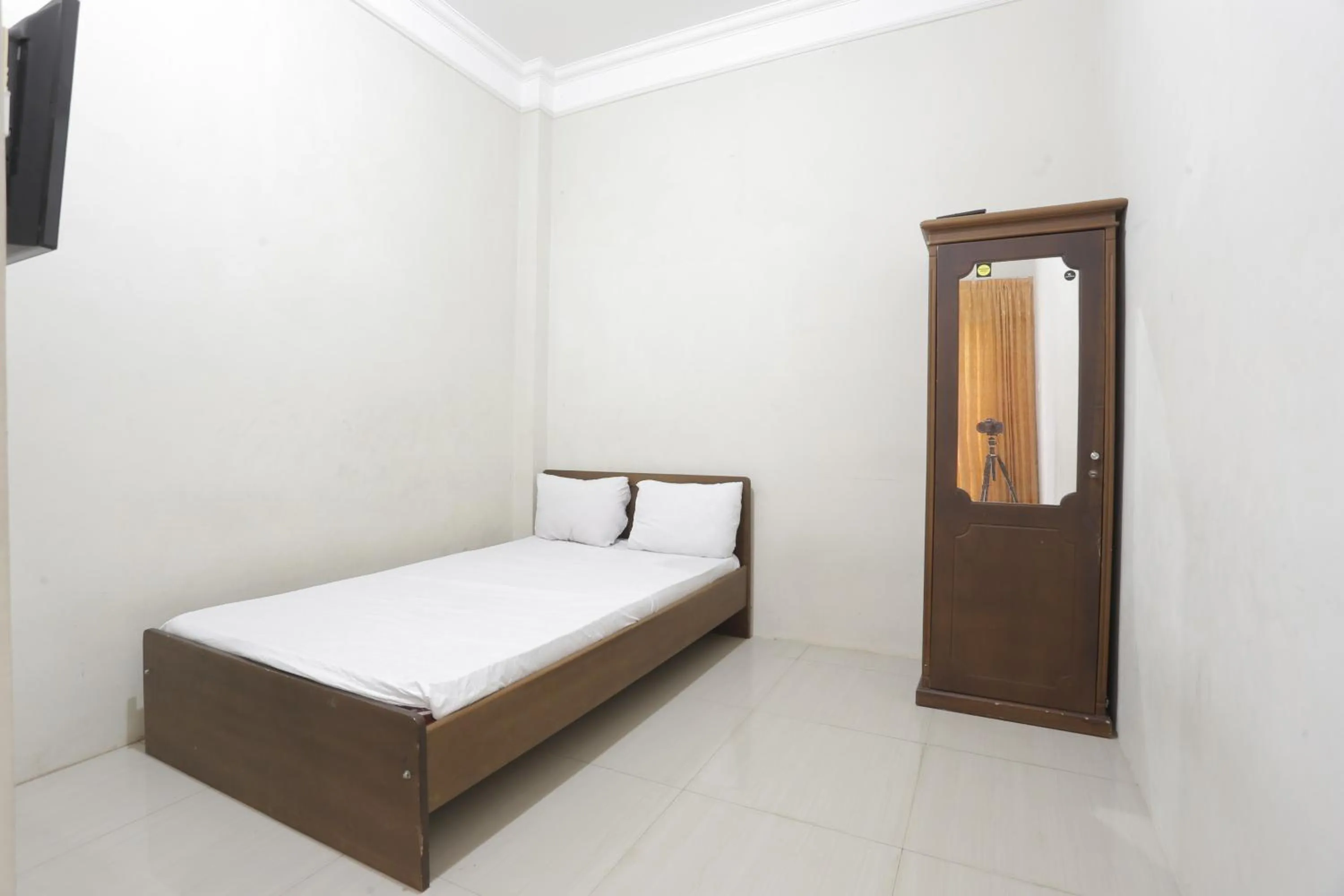 Bedroom, Bed in Hotel O Penginapan Budhe Sri