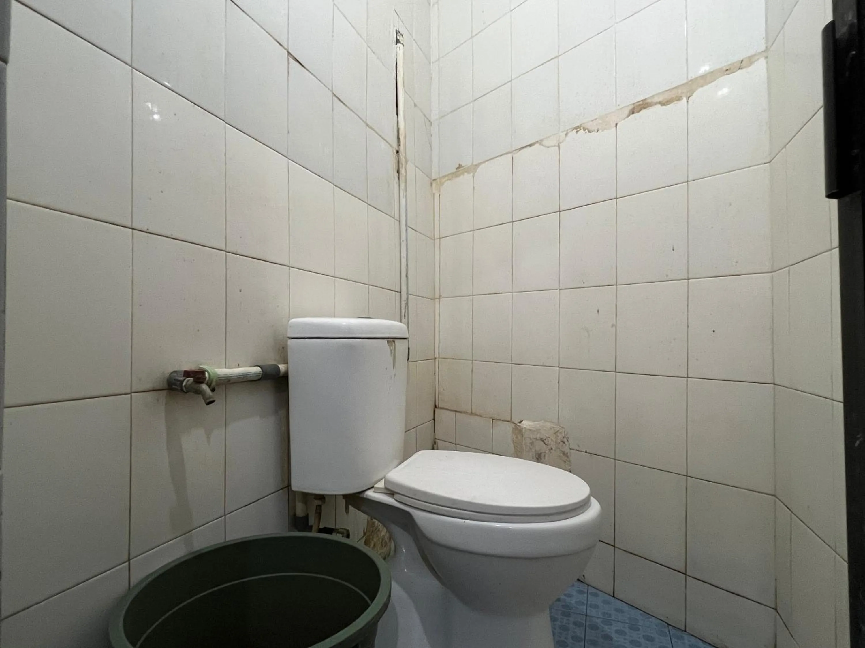 Bathroom in Hotel O Kost Maharaja Near Maros