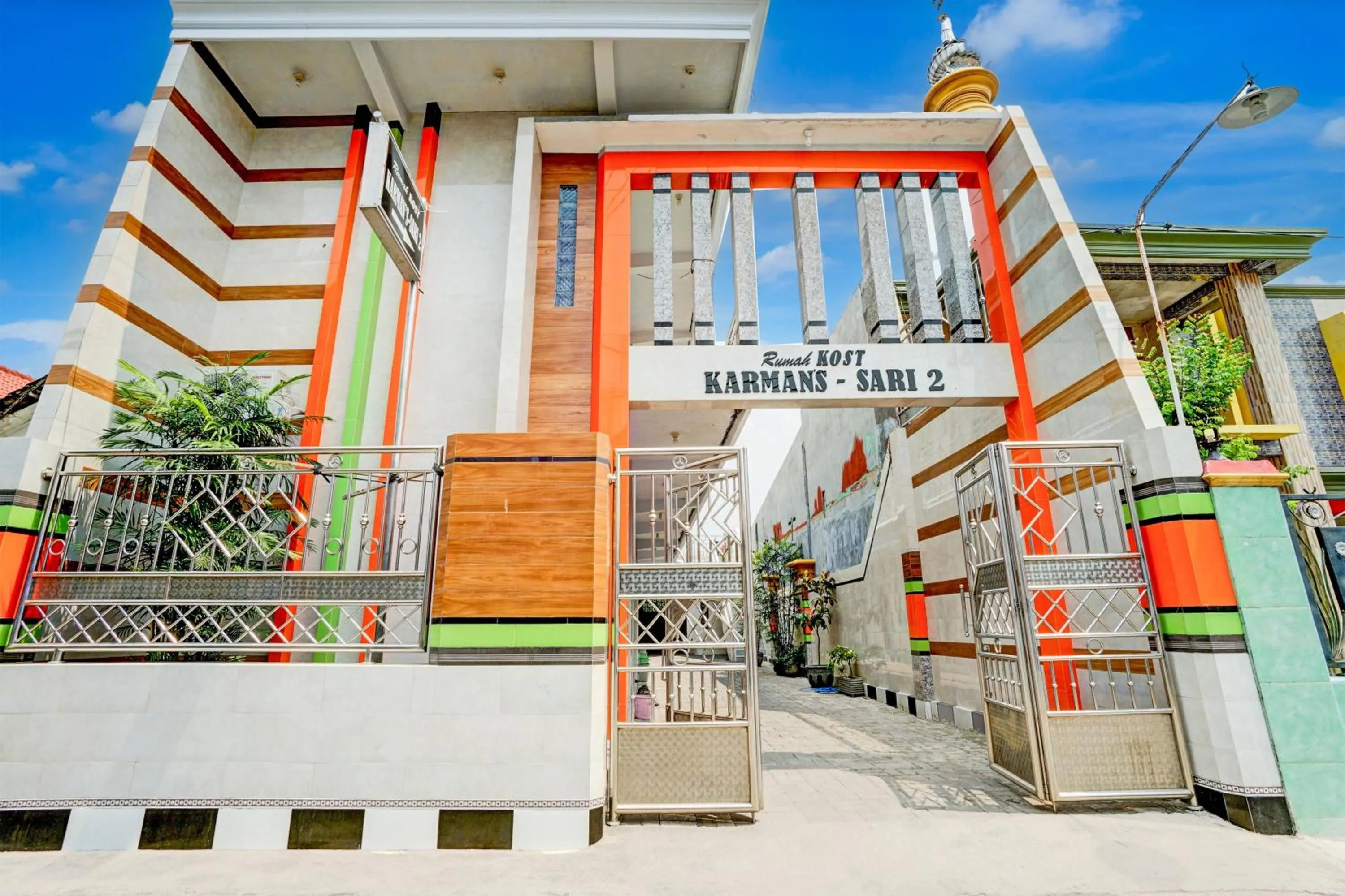 Facade/entrance in Hotel O Karman's Sari 1 Homestay Syariah