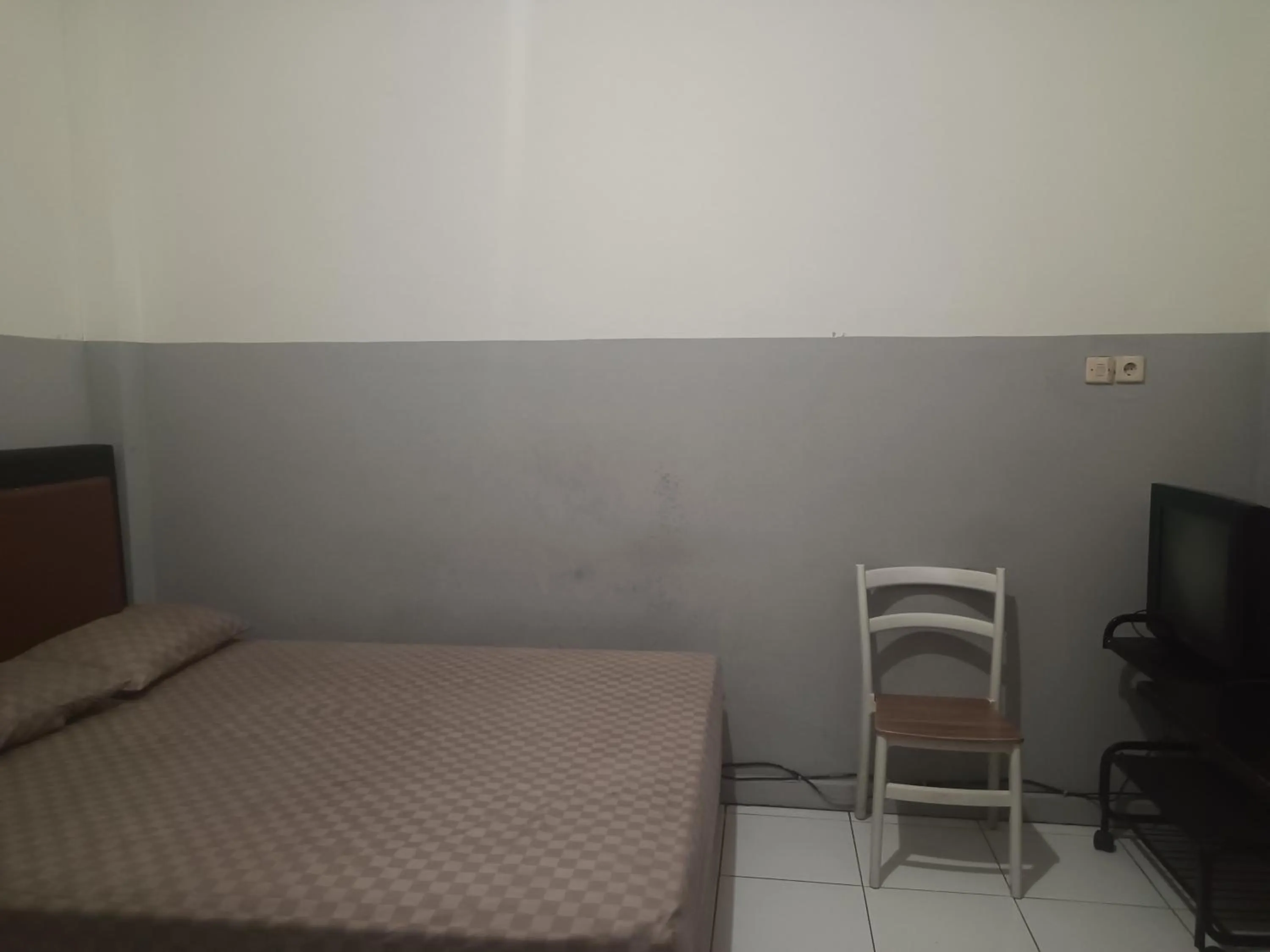 Bedroom, Bed in OYO 93090 Multi Plus Inn