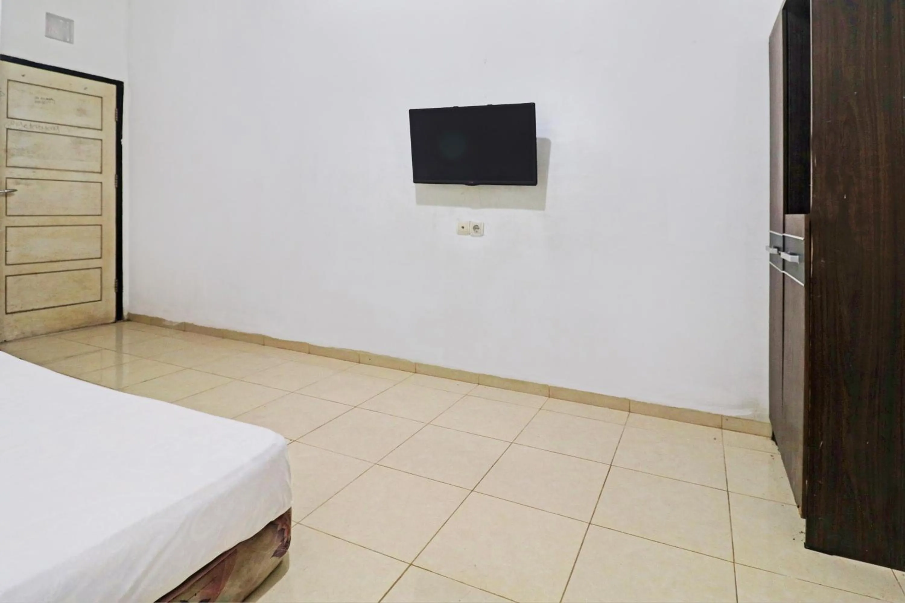 Bedroom, Bed in Hotel O Arizona Homestay