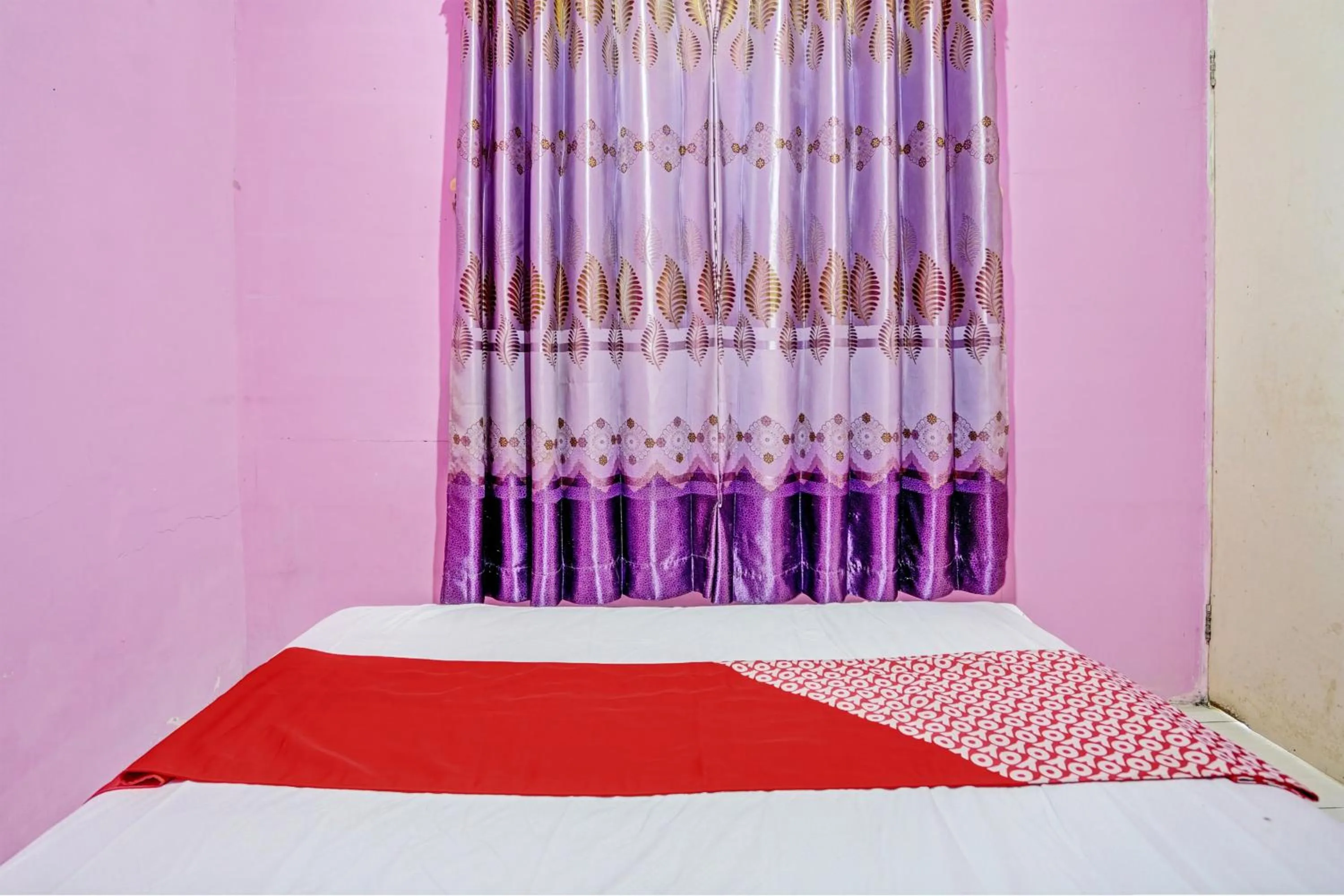 Bedroom, Bed in OYO 93114 Salak Homestay Syariah