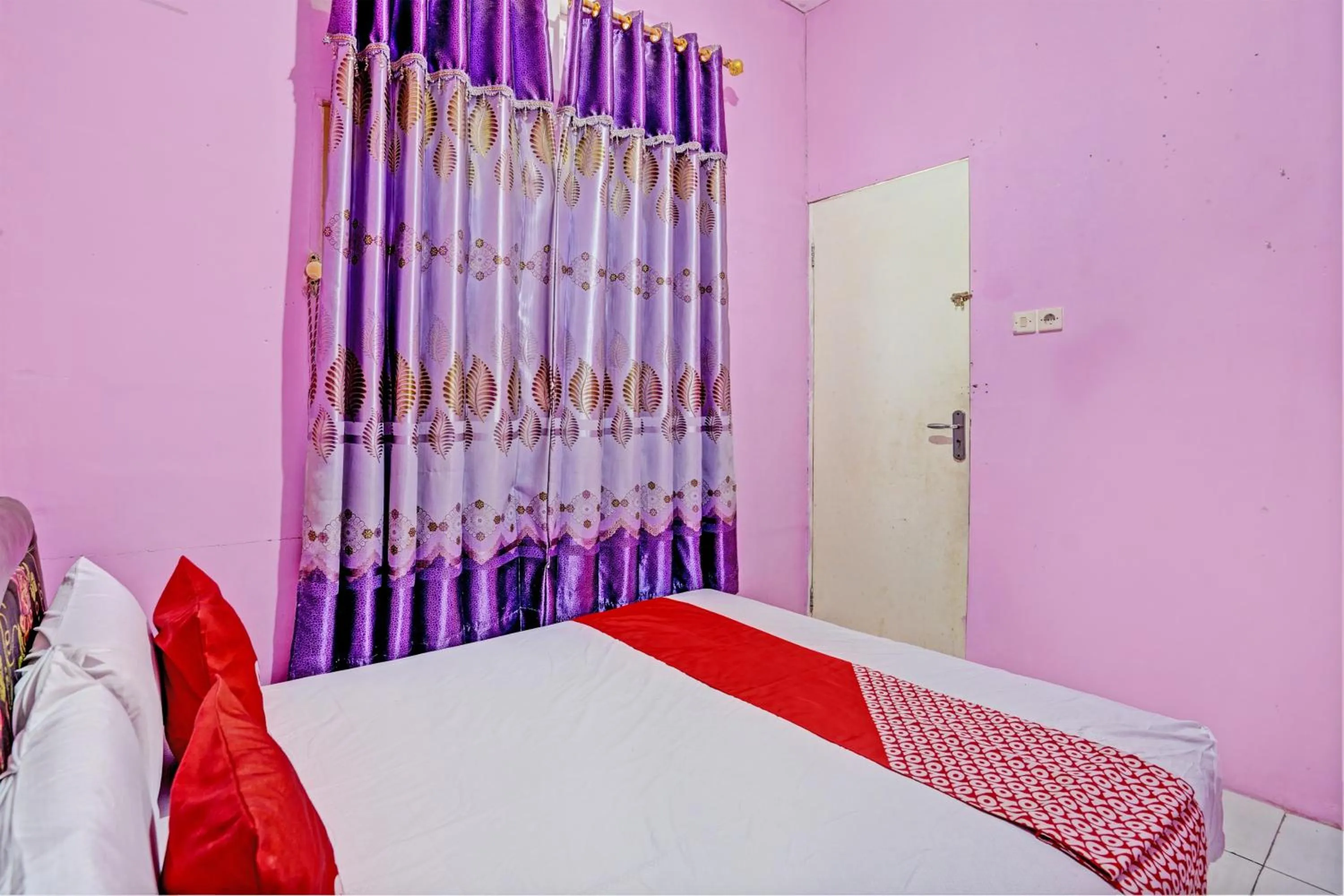 Bedroom, Bed in OYO 93114 Salak Homestay Syariah
