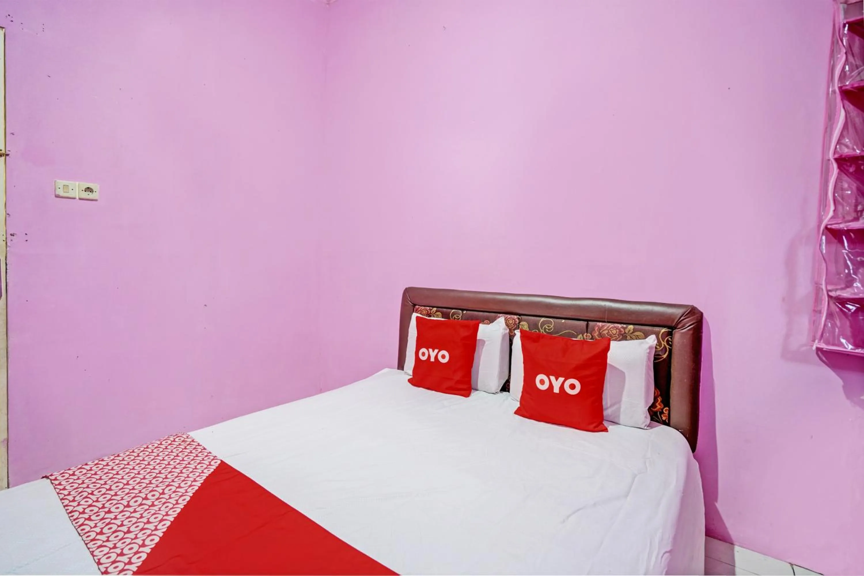 Bedroom, Bed in OYO 93114 Salak Homestay Syariah