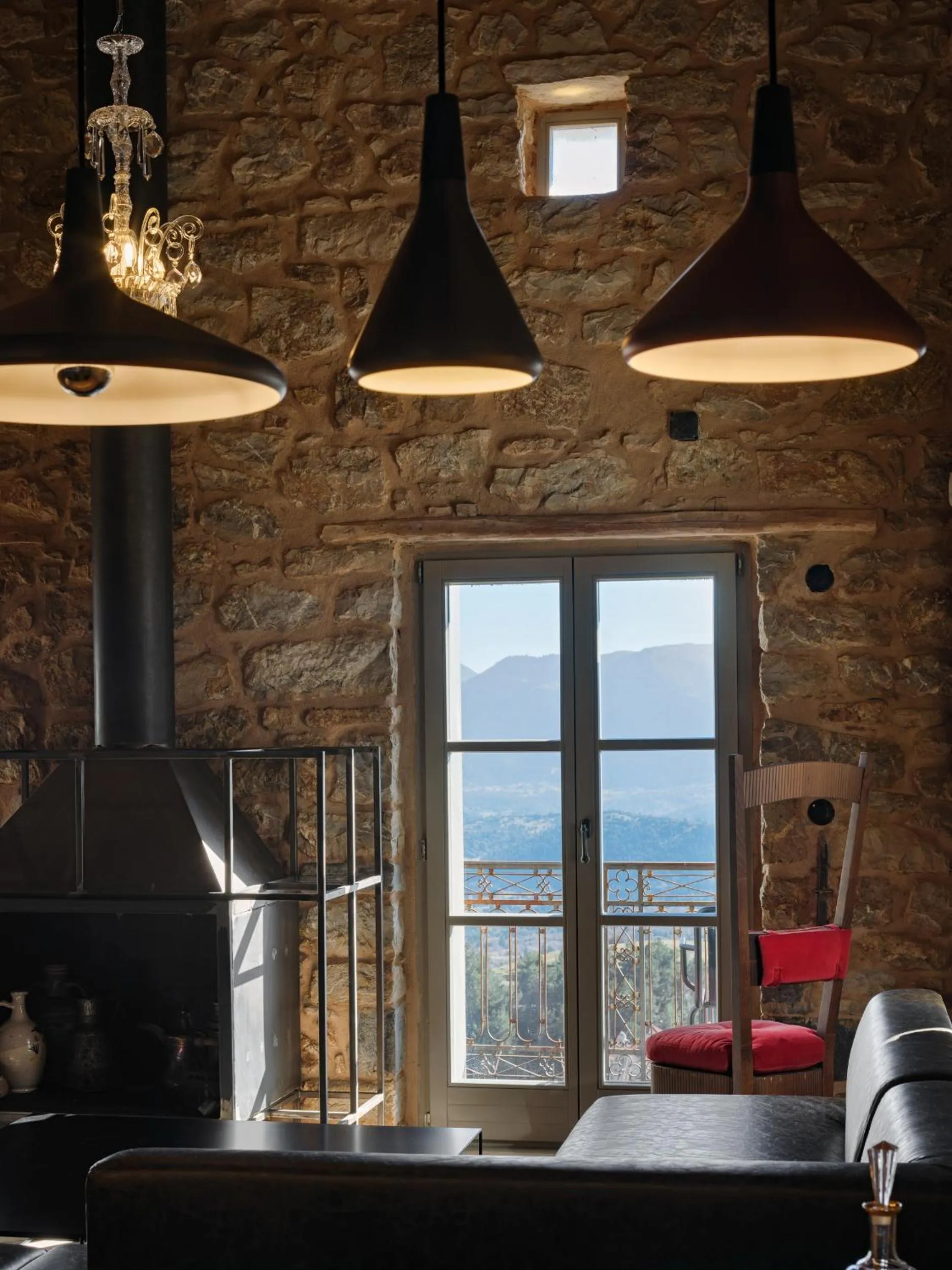 Seating area in Moreas Peak Lodge