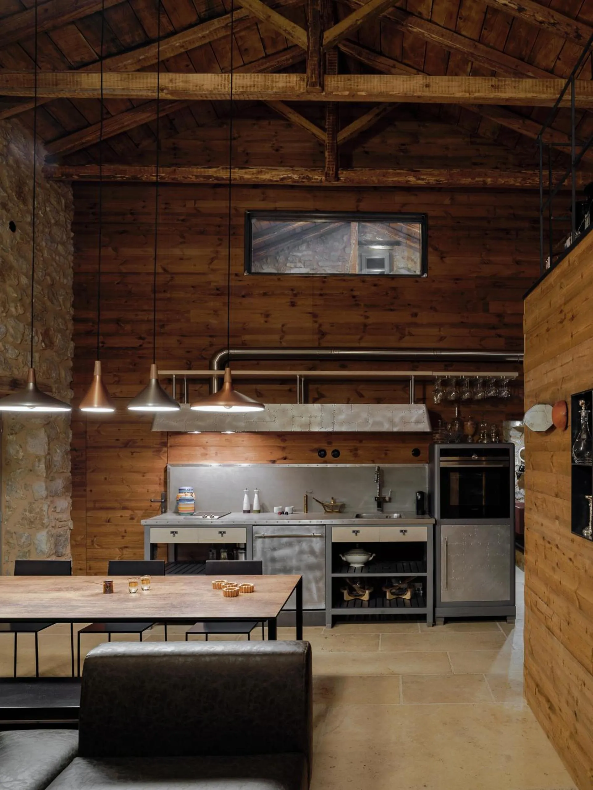 kitchen in Moreas Peak Lodge