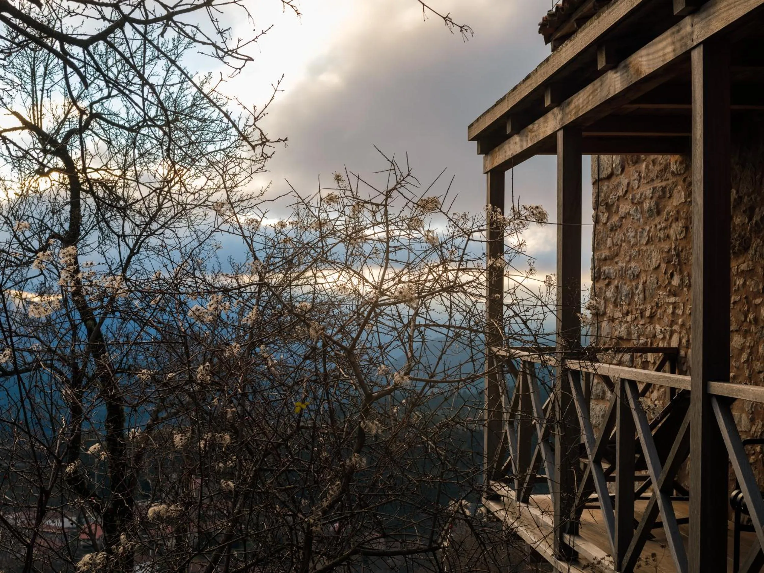 Mountain view in Moreas Peak Lodge