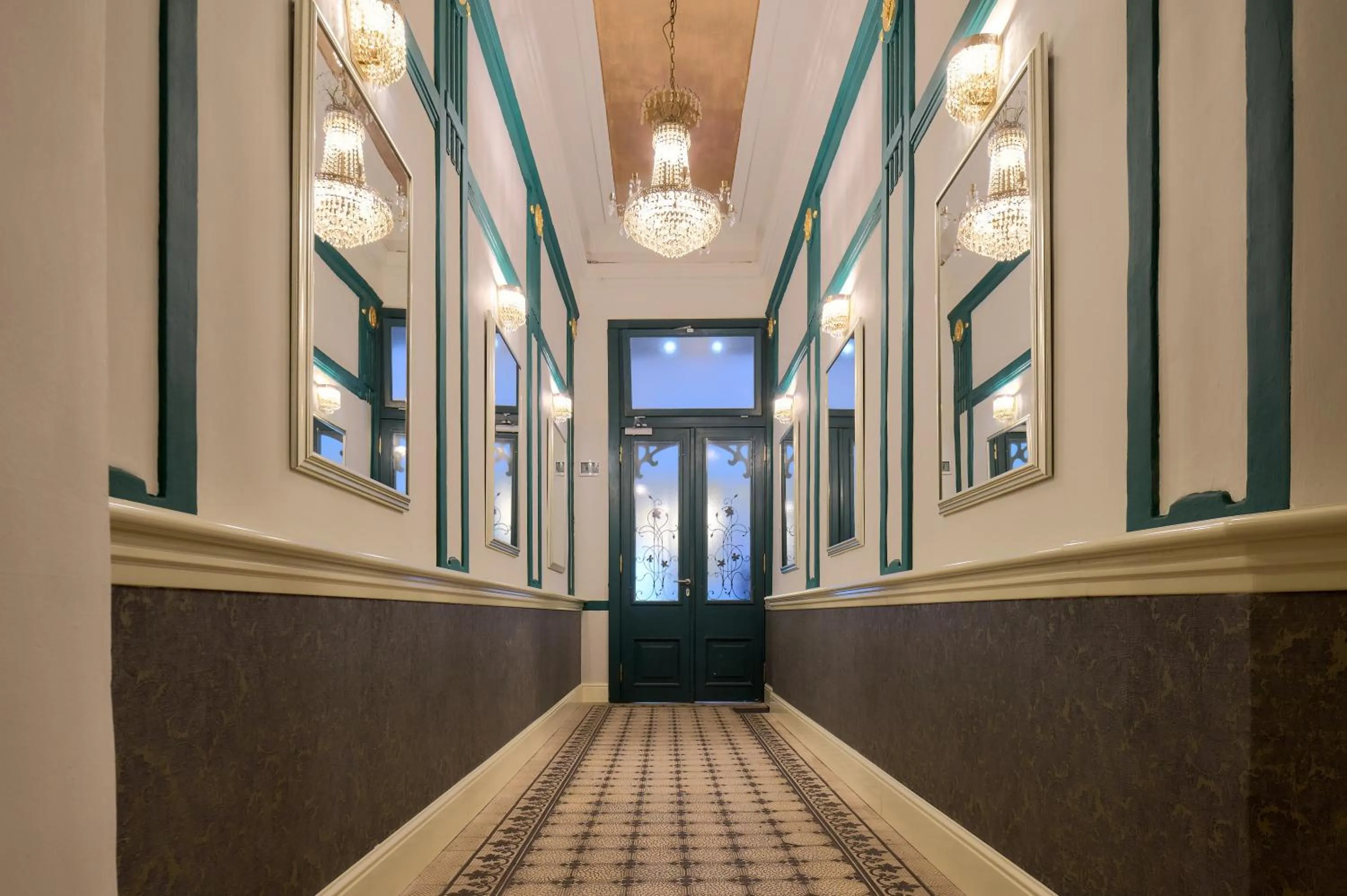 Property building in Piazza Heritage Hotel