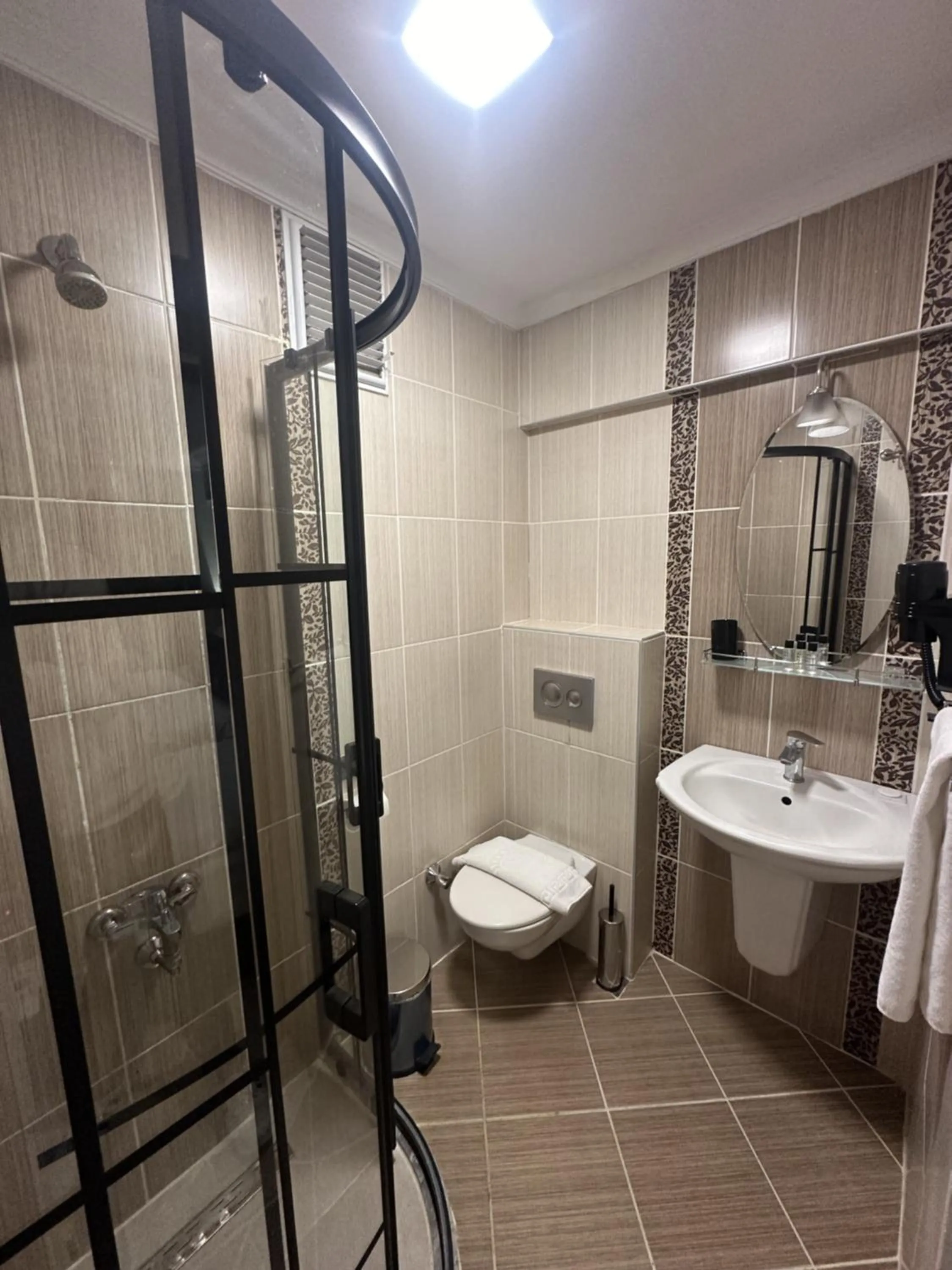 Shower in Bella Otel Mudanya