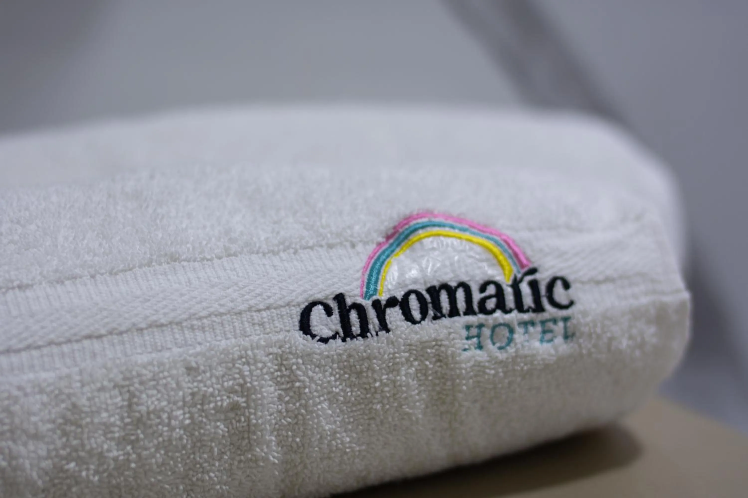 Text overlay in Hotel Chromatic