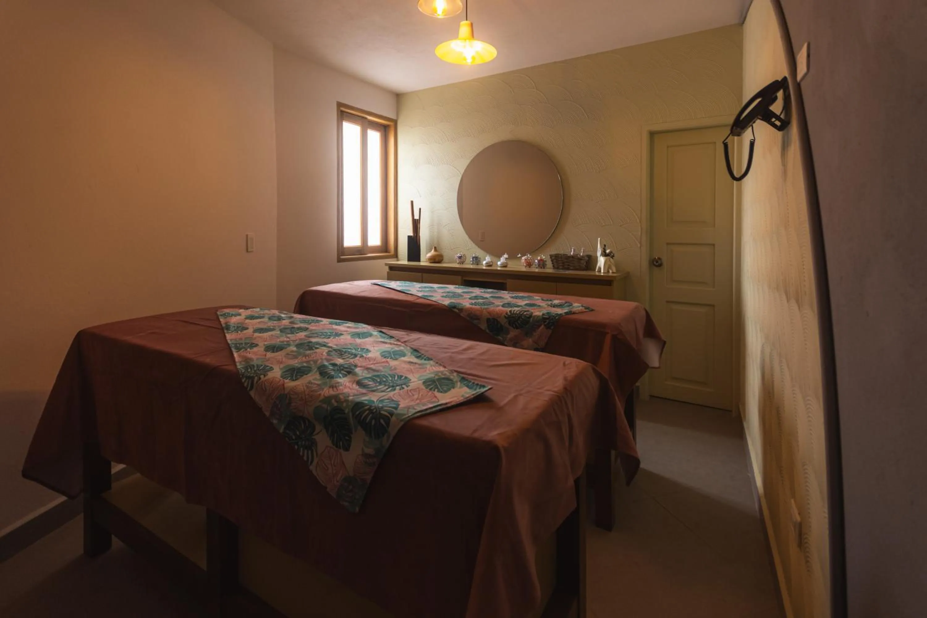 Massage, Bed in Hotel Chromatic