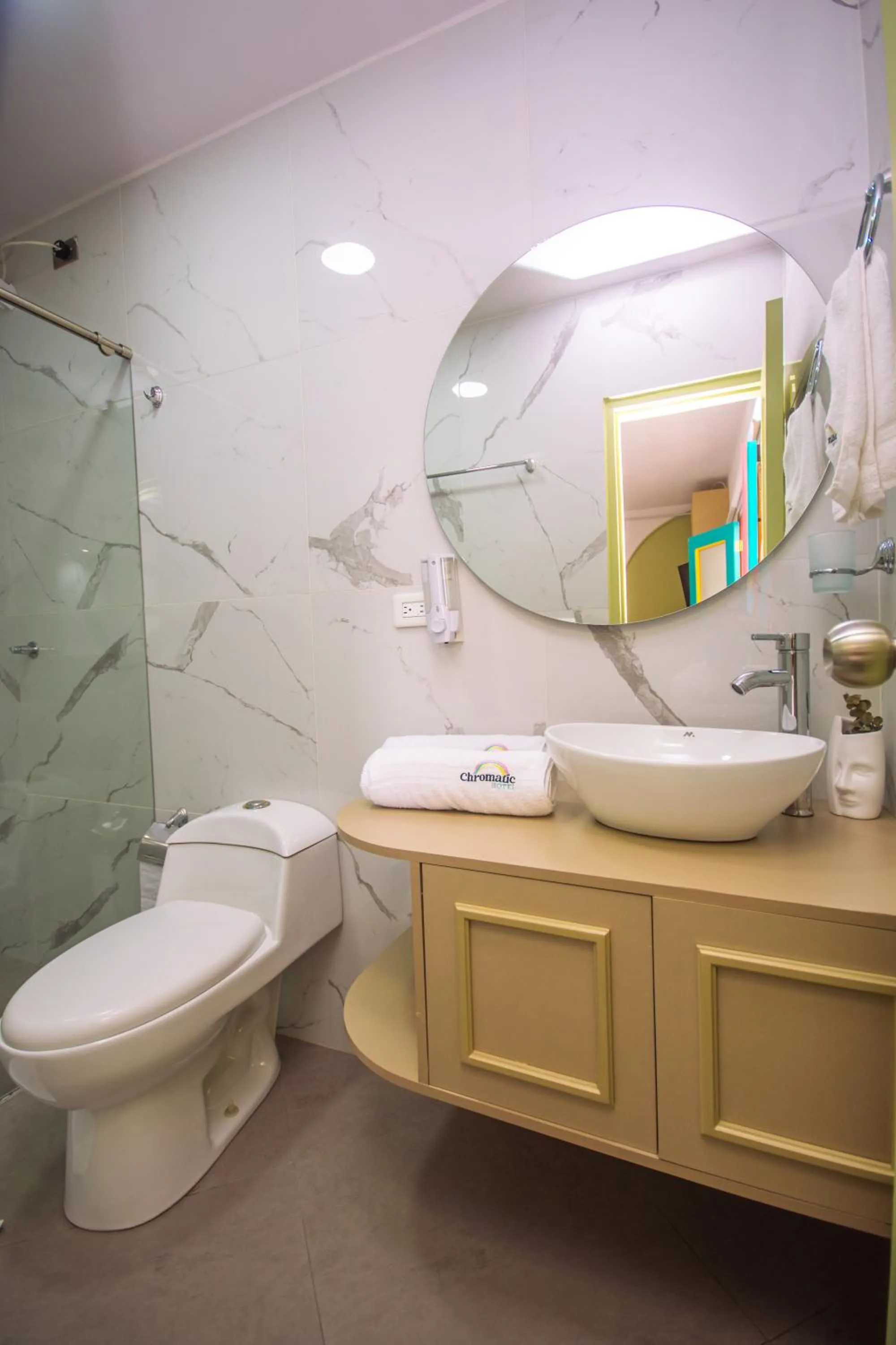 Shower in Hotel Chromatic