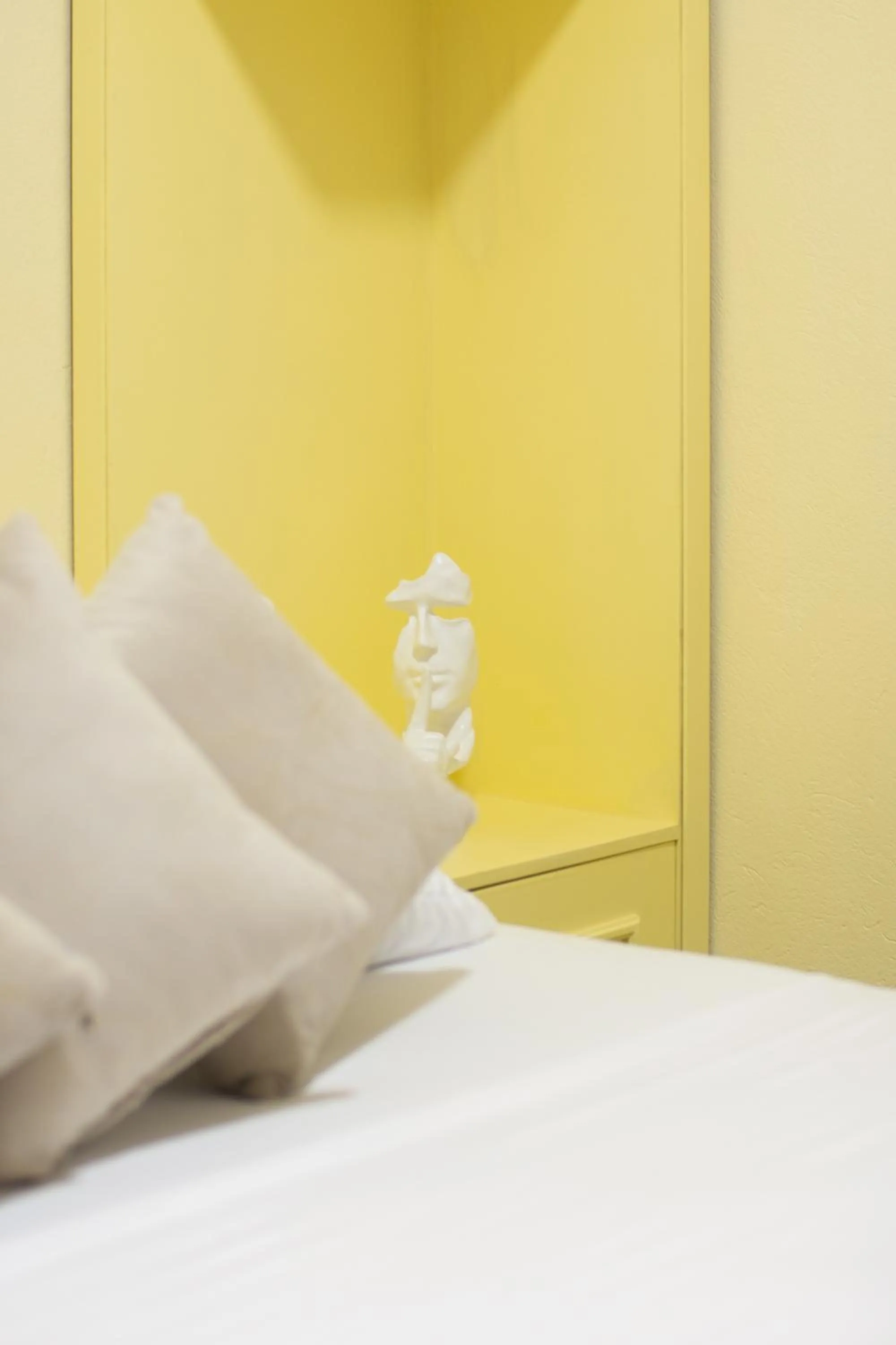 Bed in Hotel Chromatic