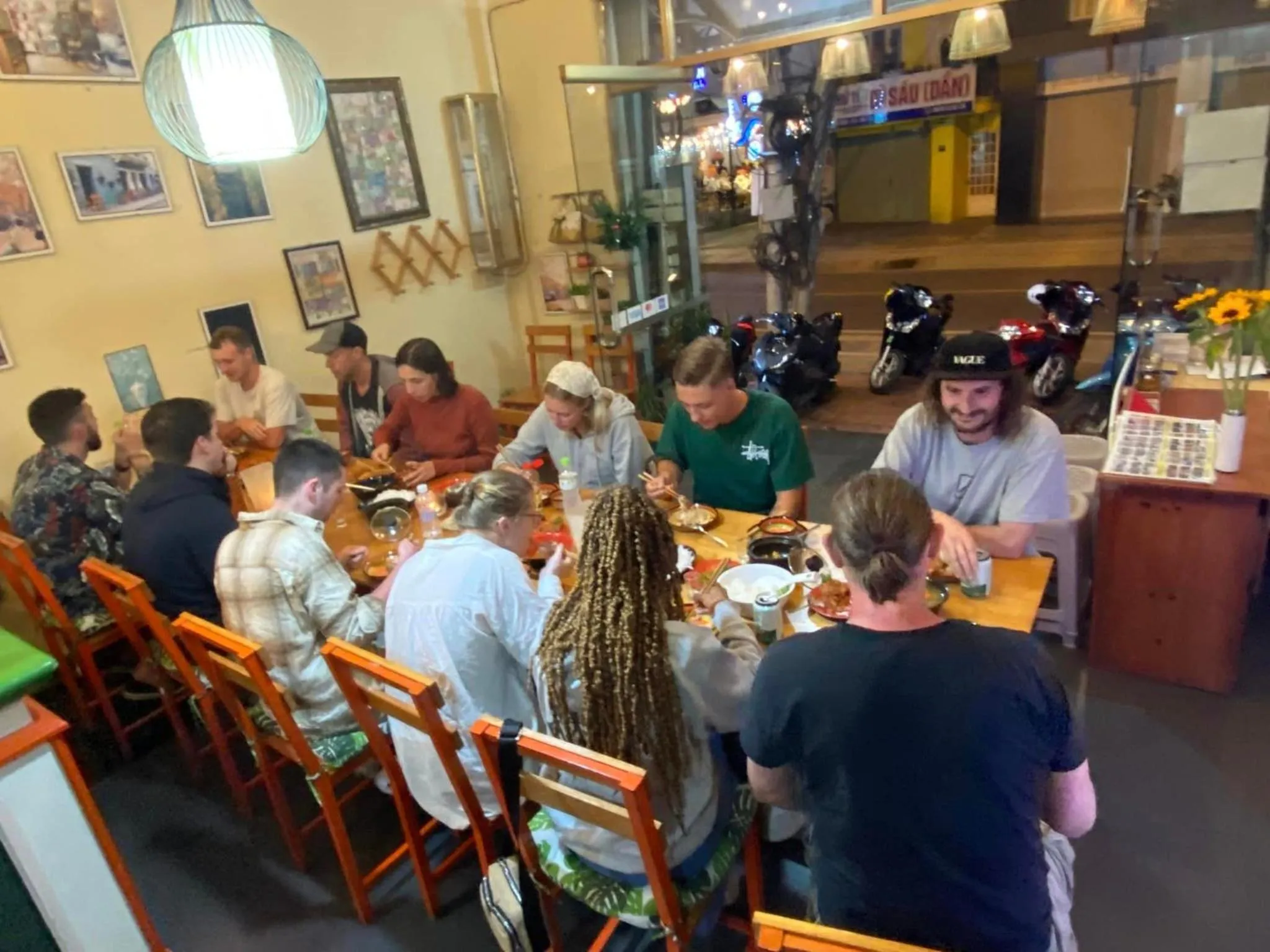 Restaurant/places to eat in Mr.Happy Homestay