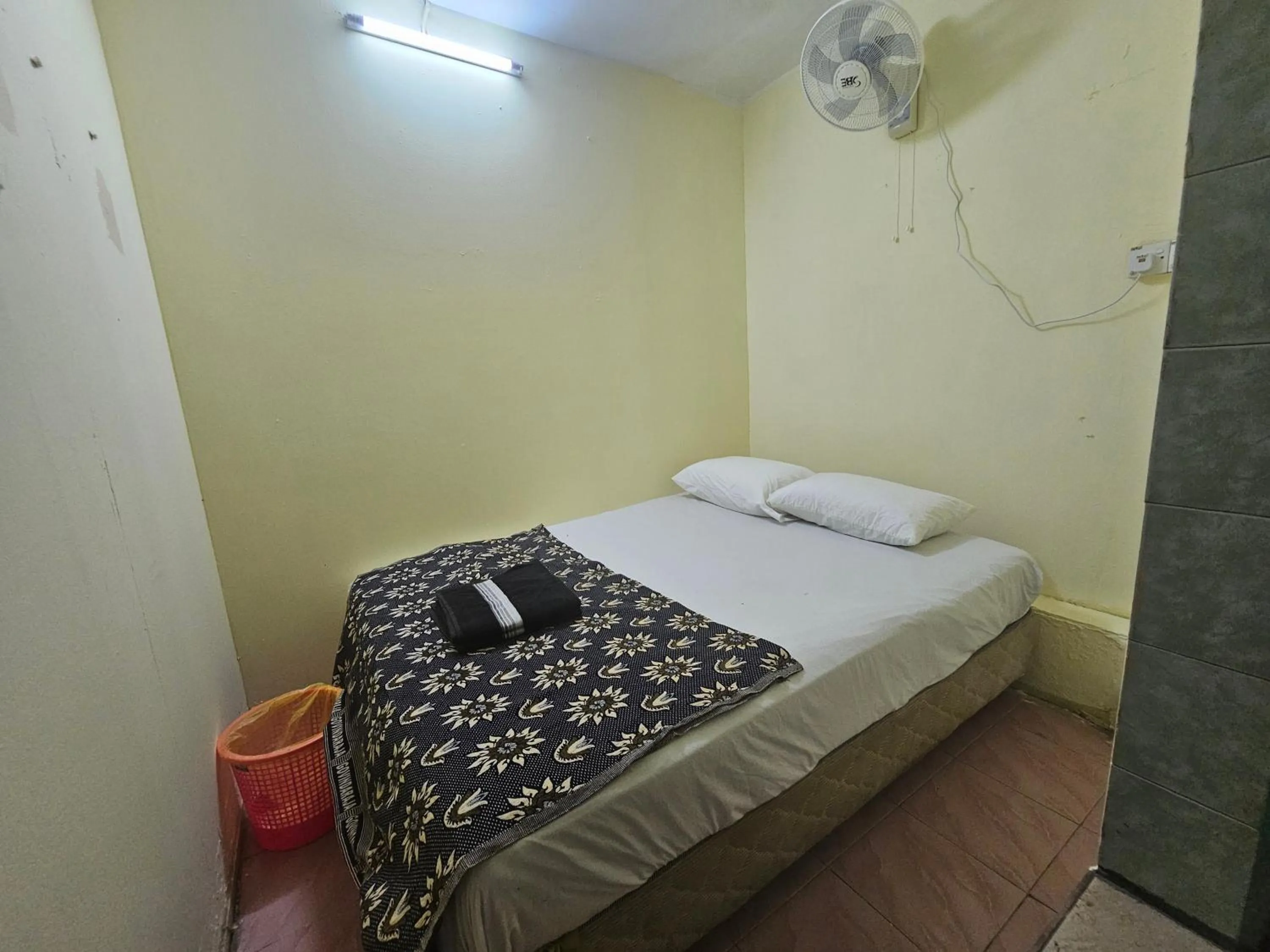 Bedroom, Bed in Hotel O Bintang Inns