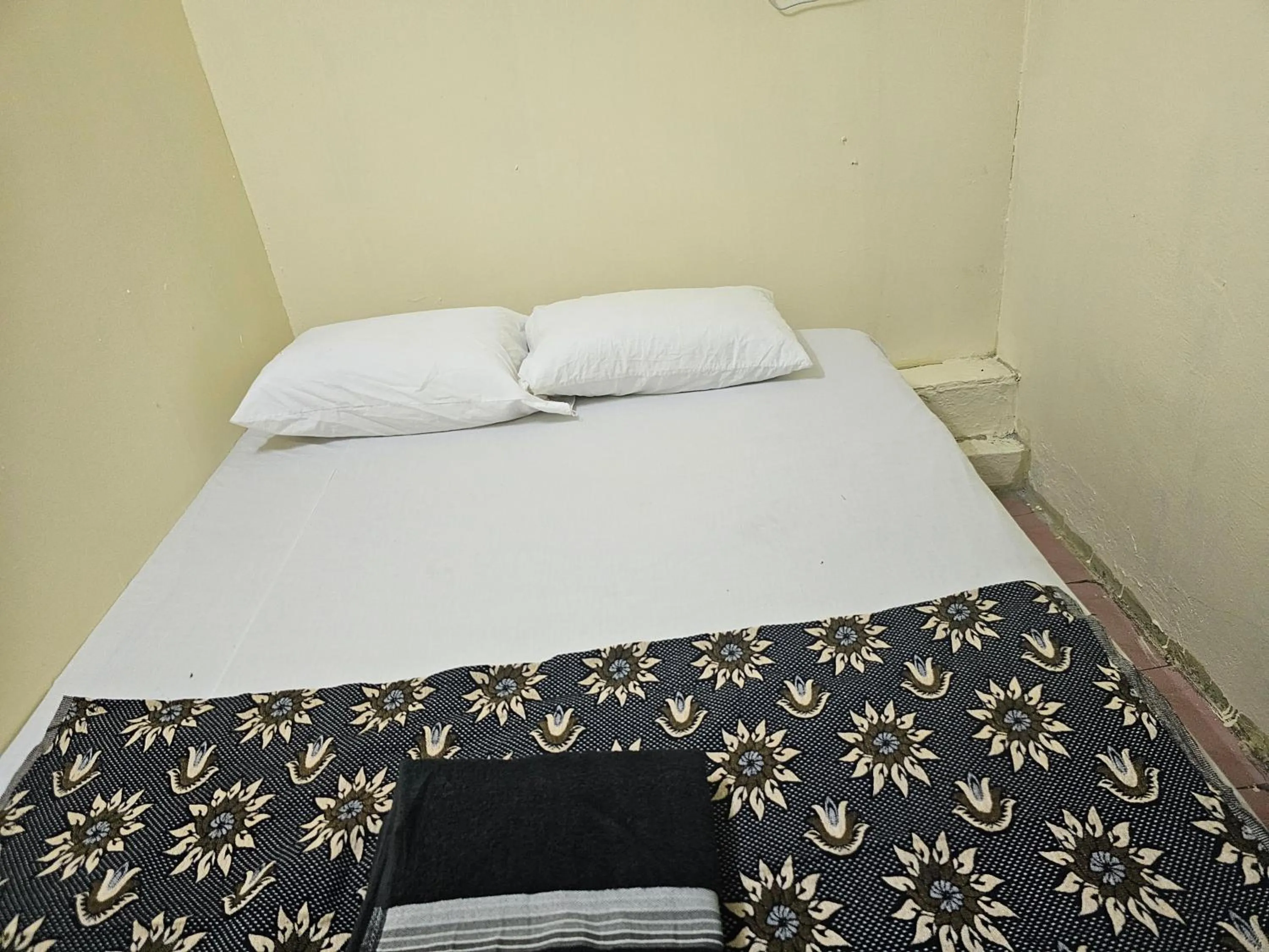 Bedroom, Bed in Hotel O Bintang Inns