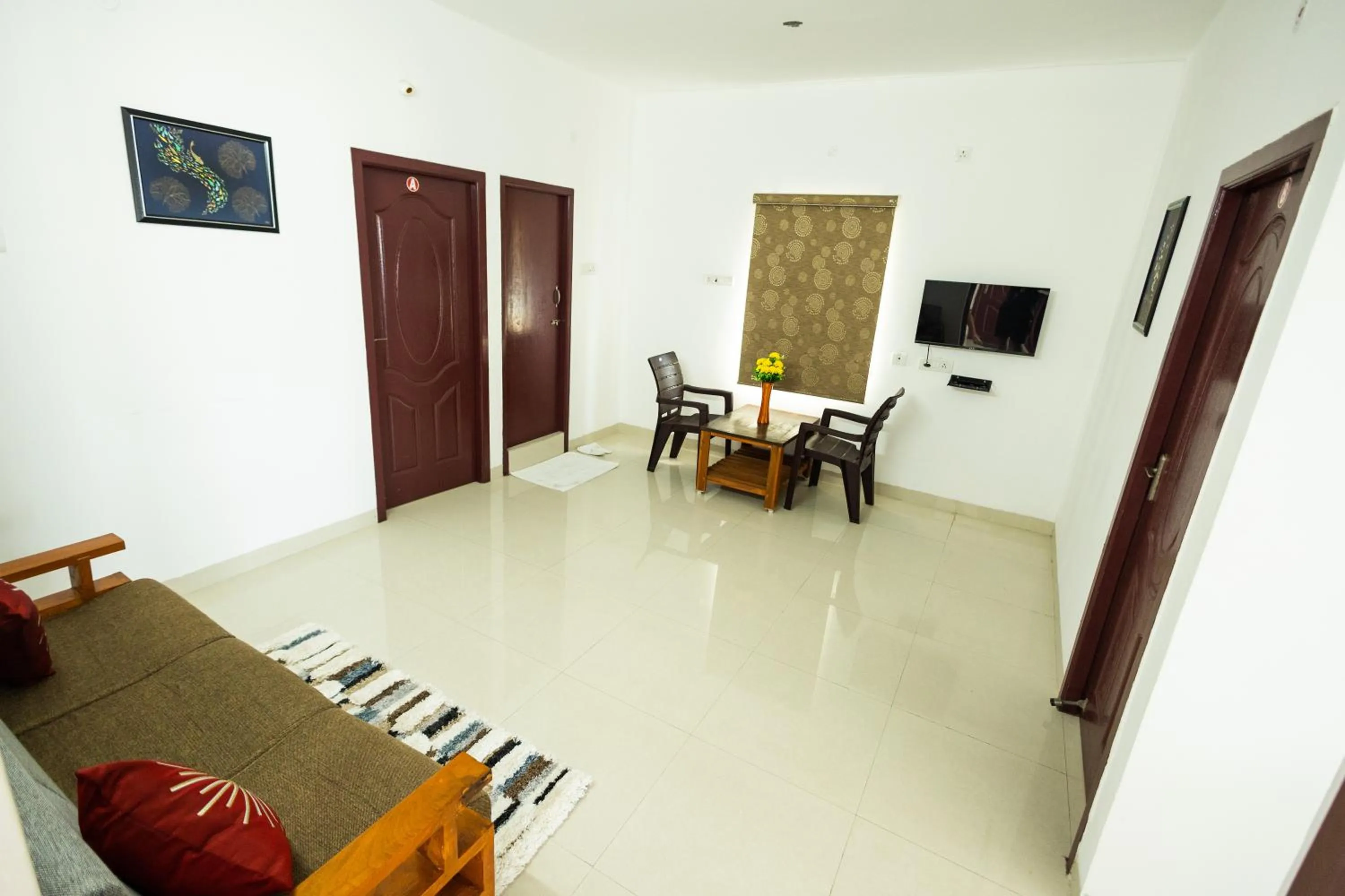 TV and multimedia in Royal Beach Service Apartment