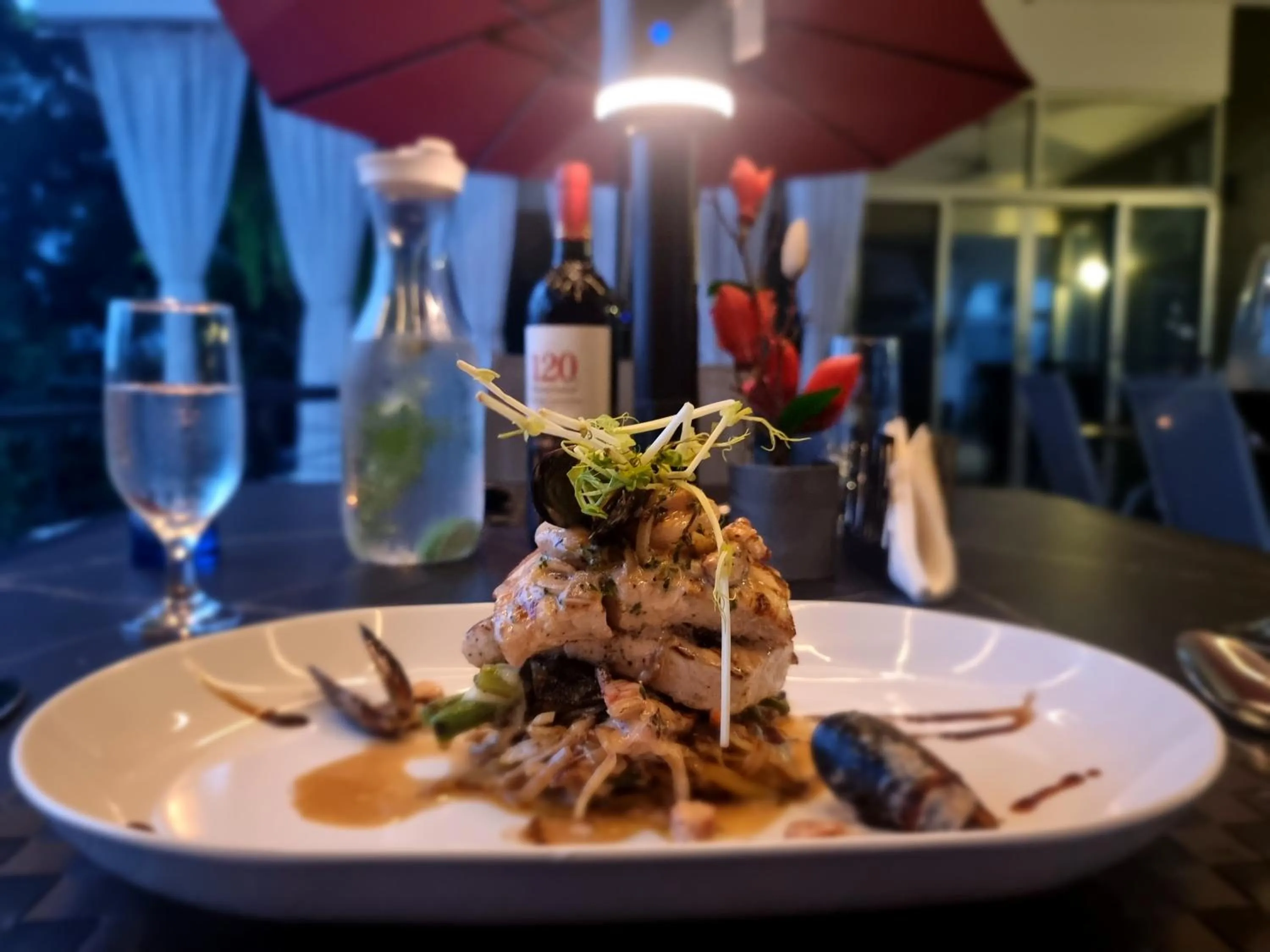 Restaurant/places to eat in Hotel VOS