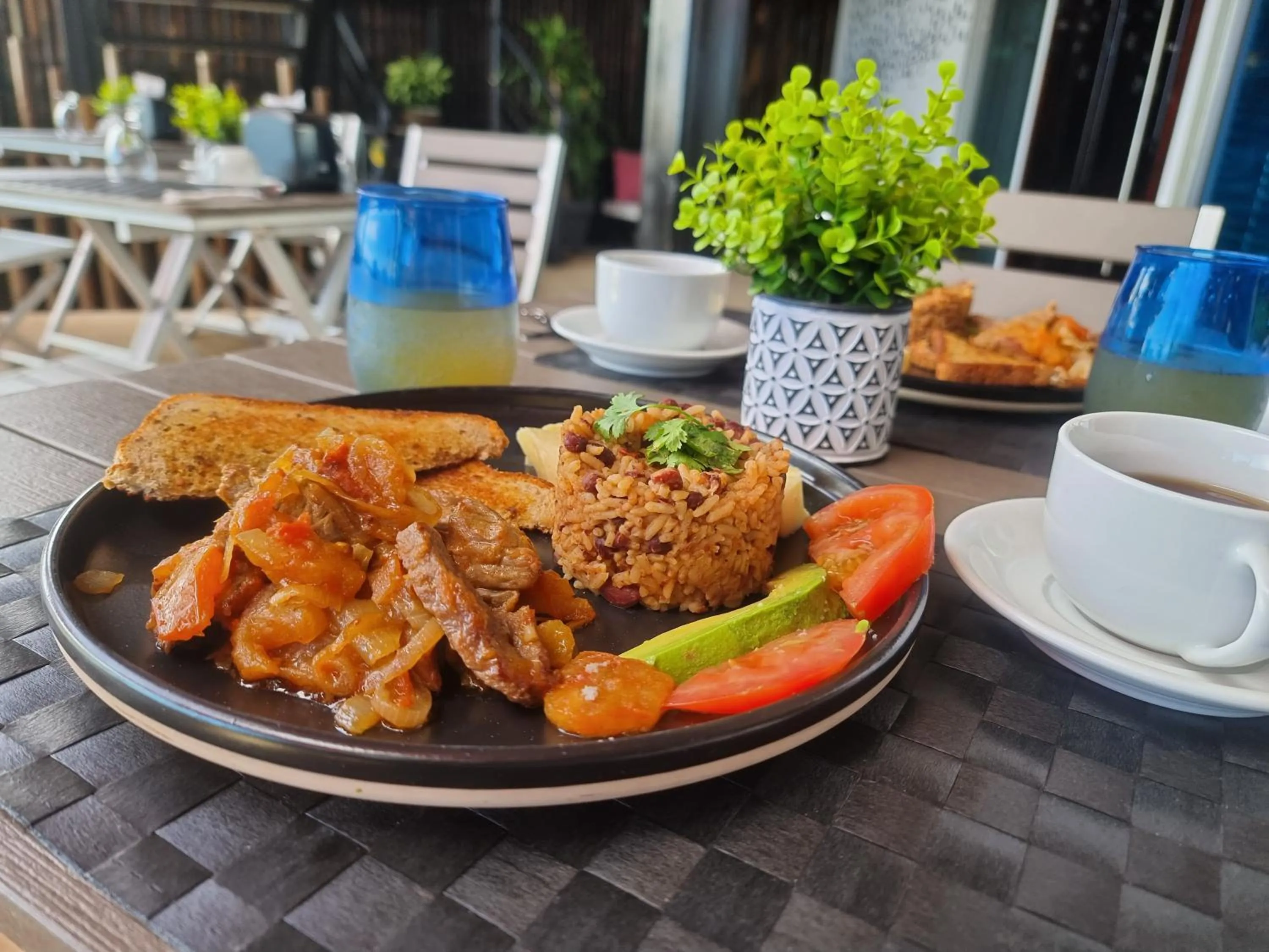 Restaurant/places to eat in Hotel VOS