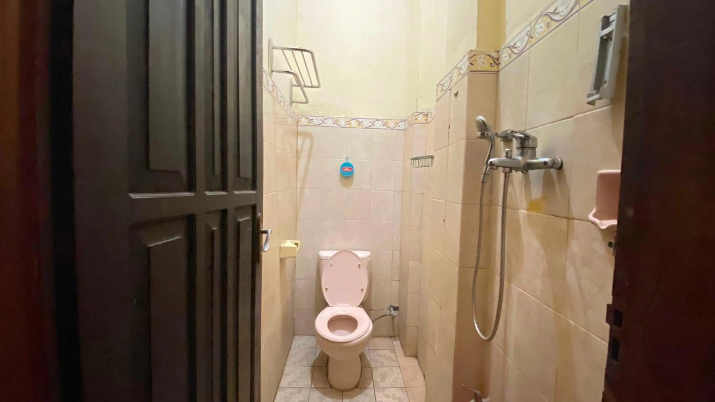 Bathroom in Hotel O Savira Near Barru