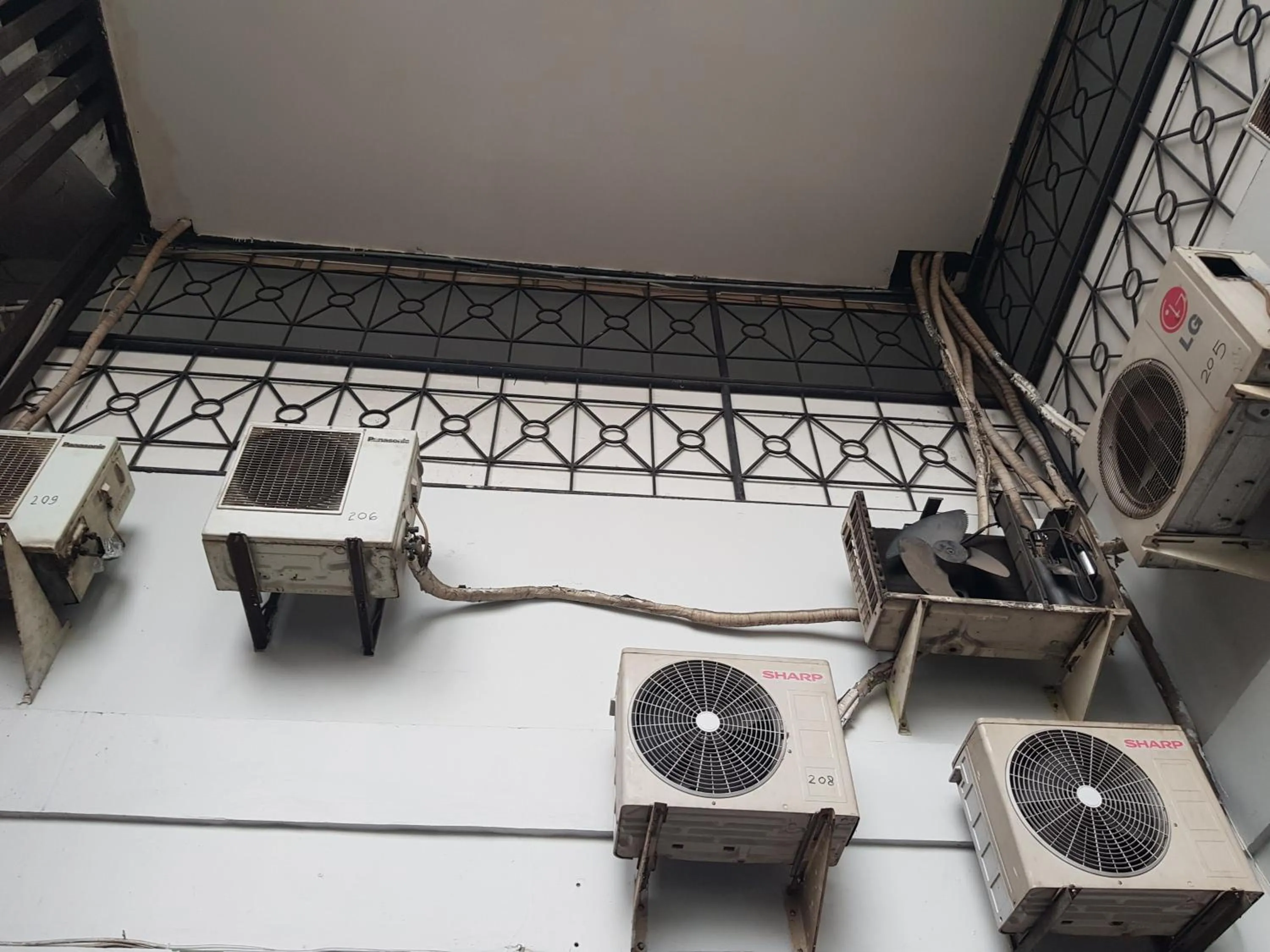 Facade/entrance in Hotel O Cempaka Syariah