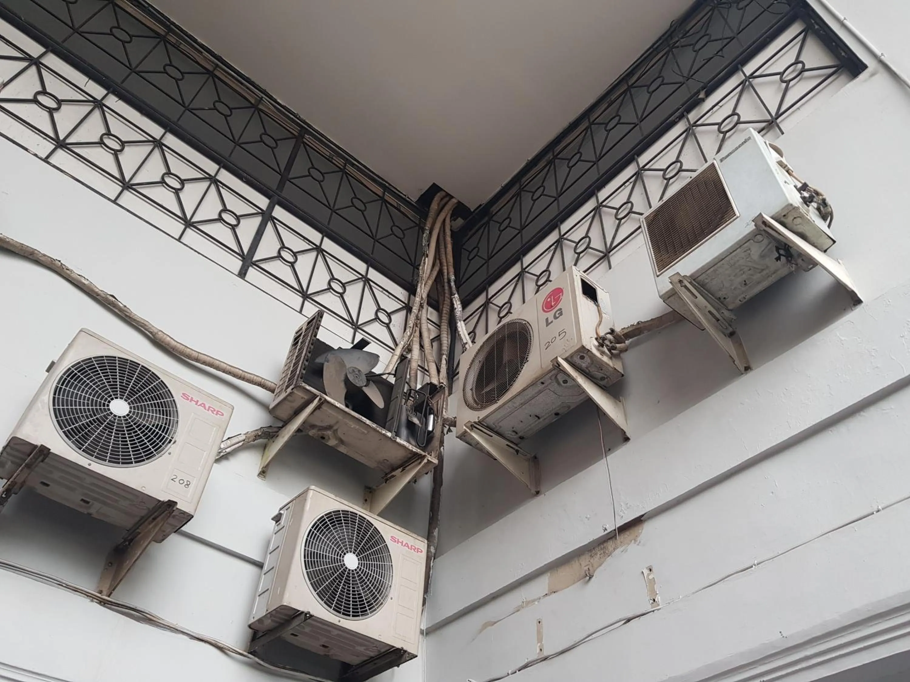 Facade/entrance in Hotel O Cempaka Syariah