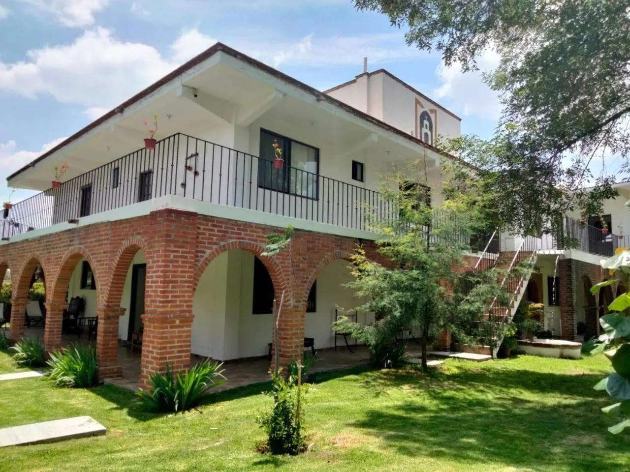 Property building in El Monasterio