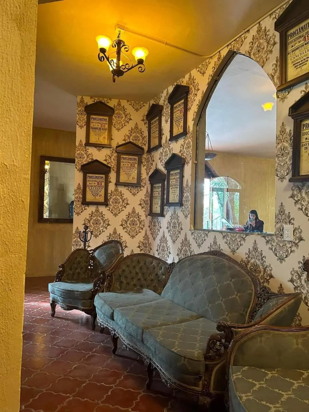 Restaurant/places to eat in El Monasterio