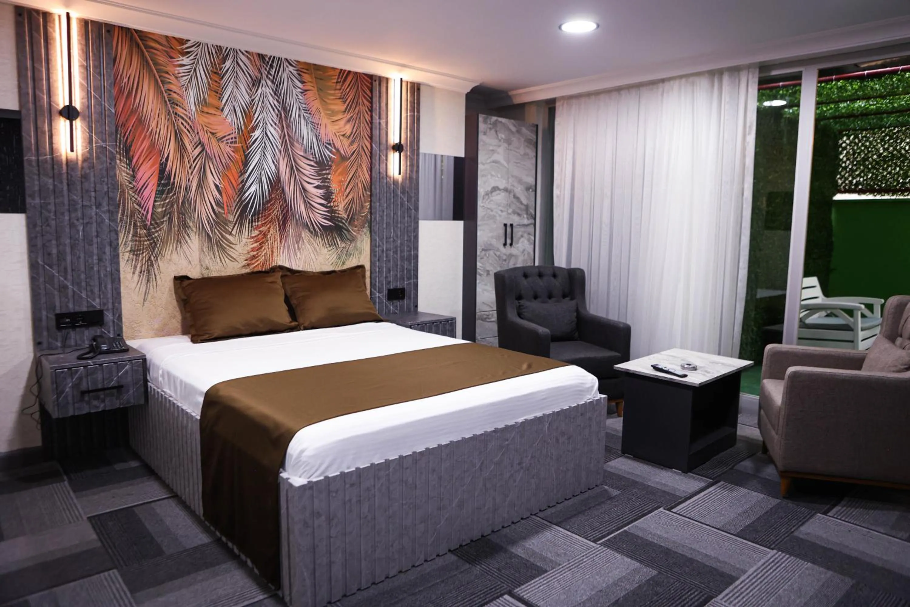 Bedroom, Bed in City Night Suites & Hotels