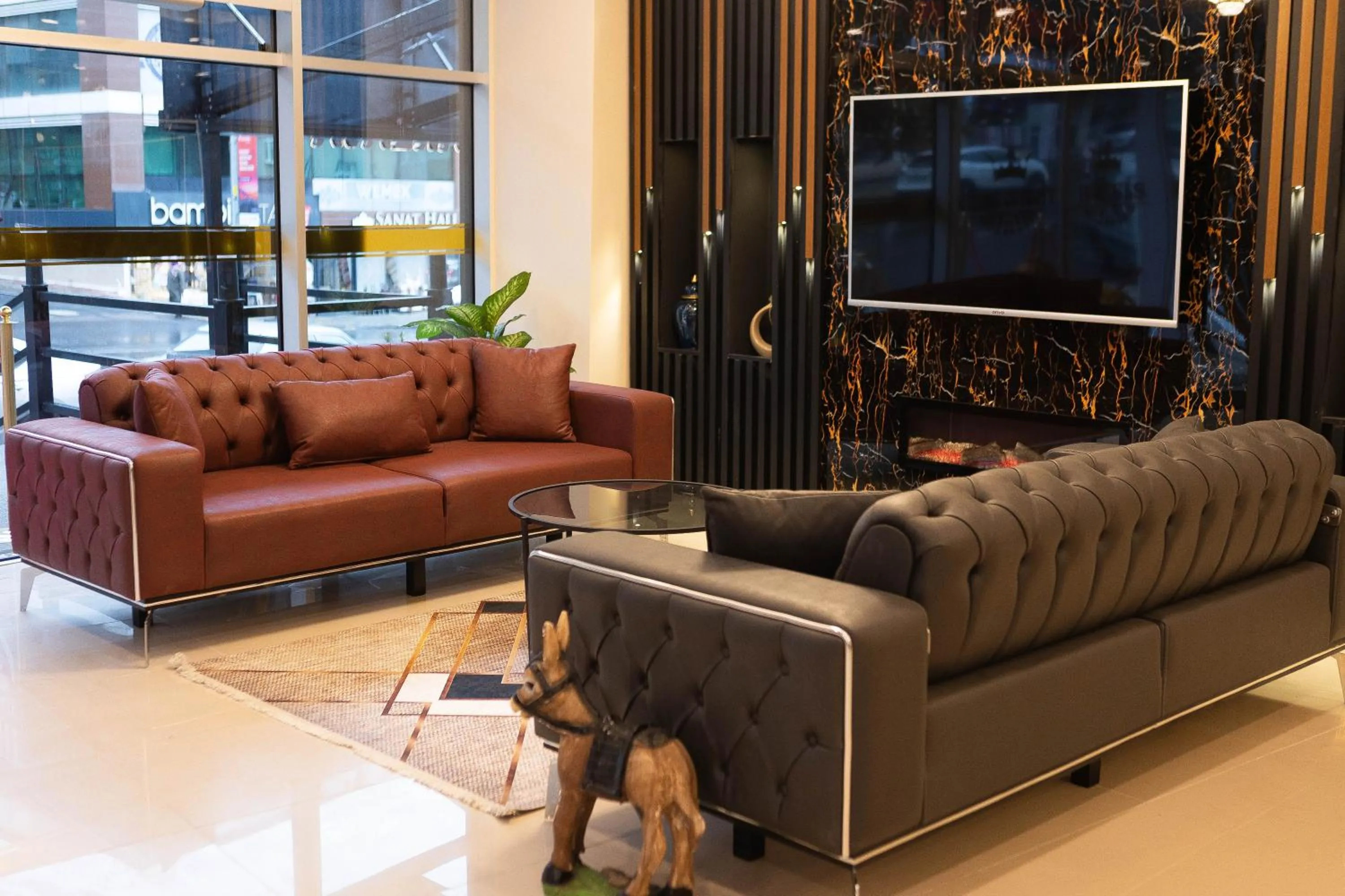 TV and multimedia in City Night Suites & Hotels