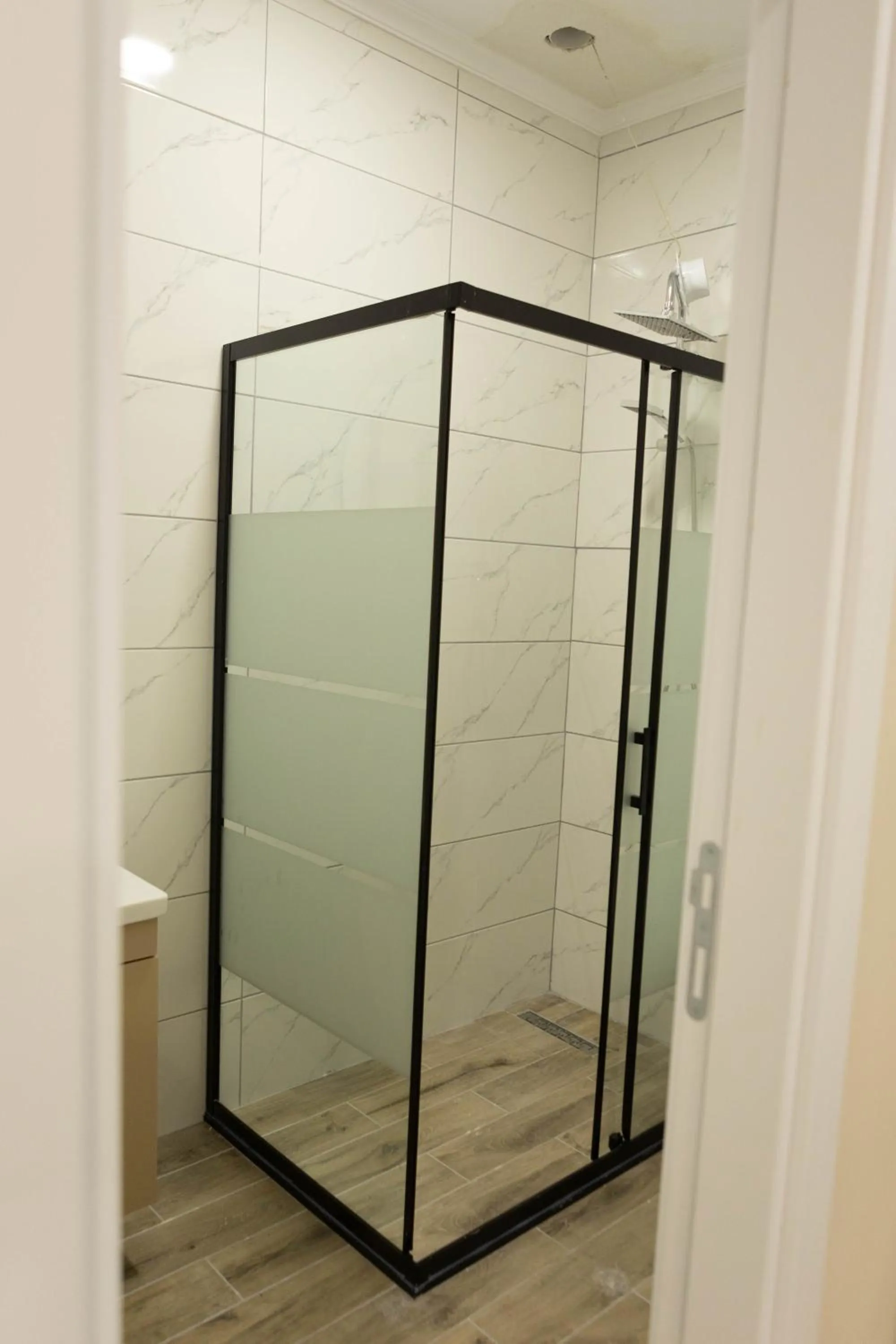 Bathroom in City Night Suites & Hotels