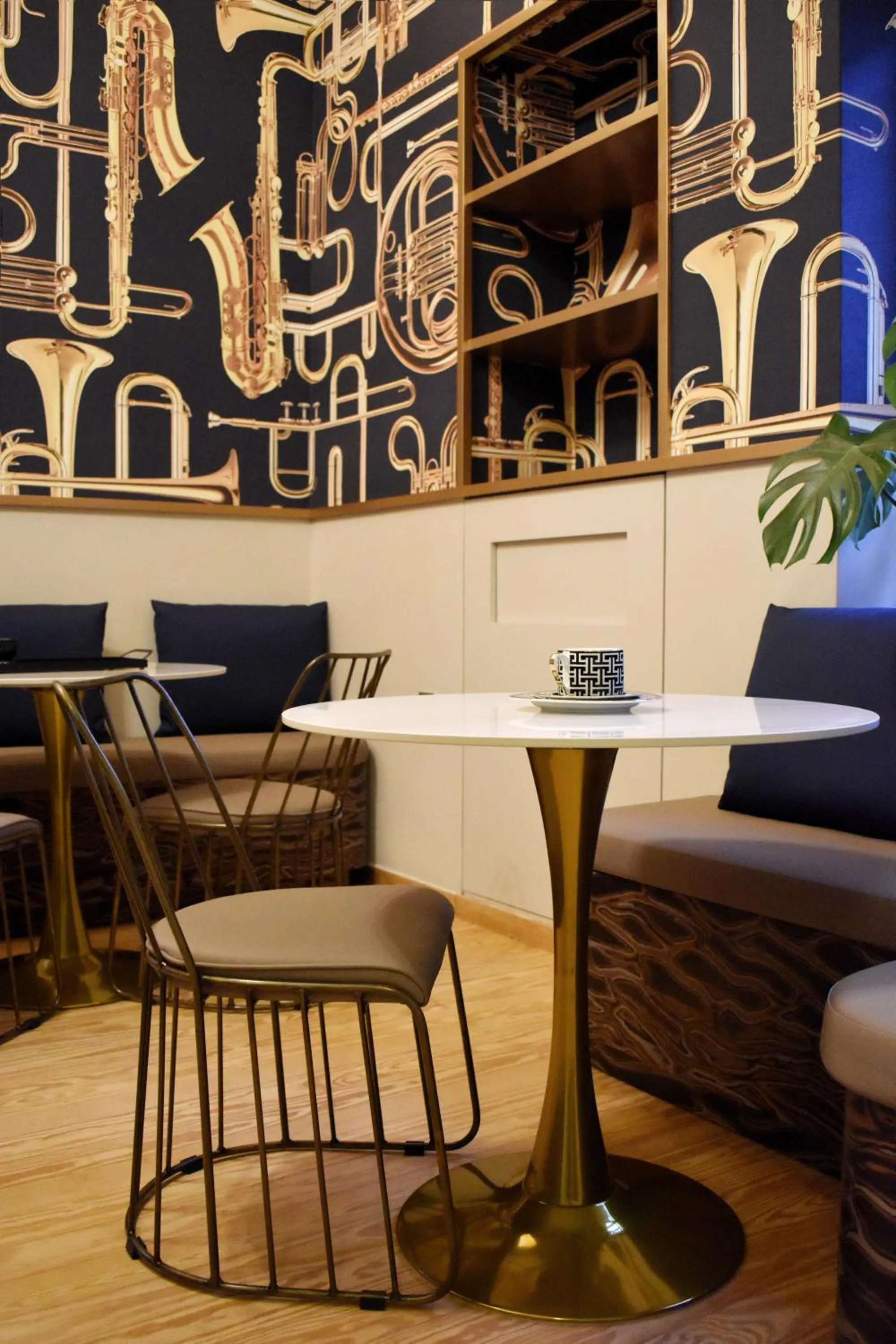 Restaurant/places to eat in MEDLEY Conceptual Living & Spa