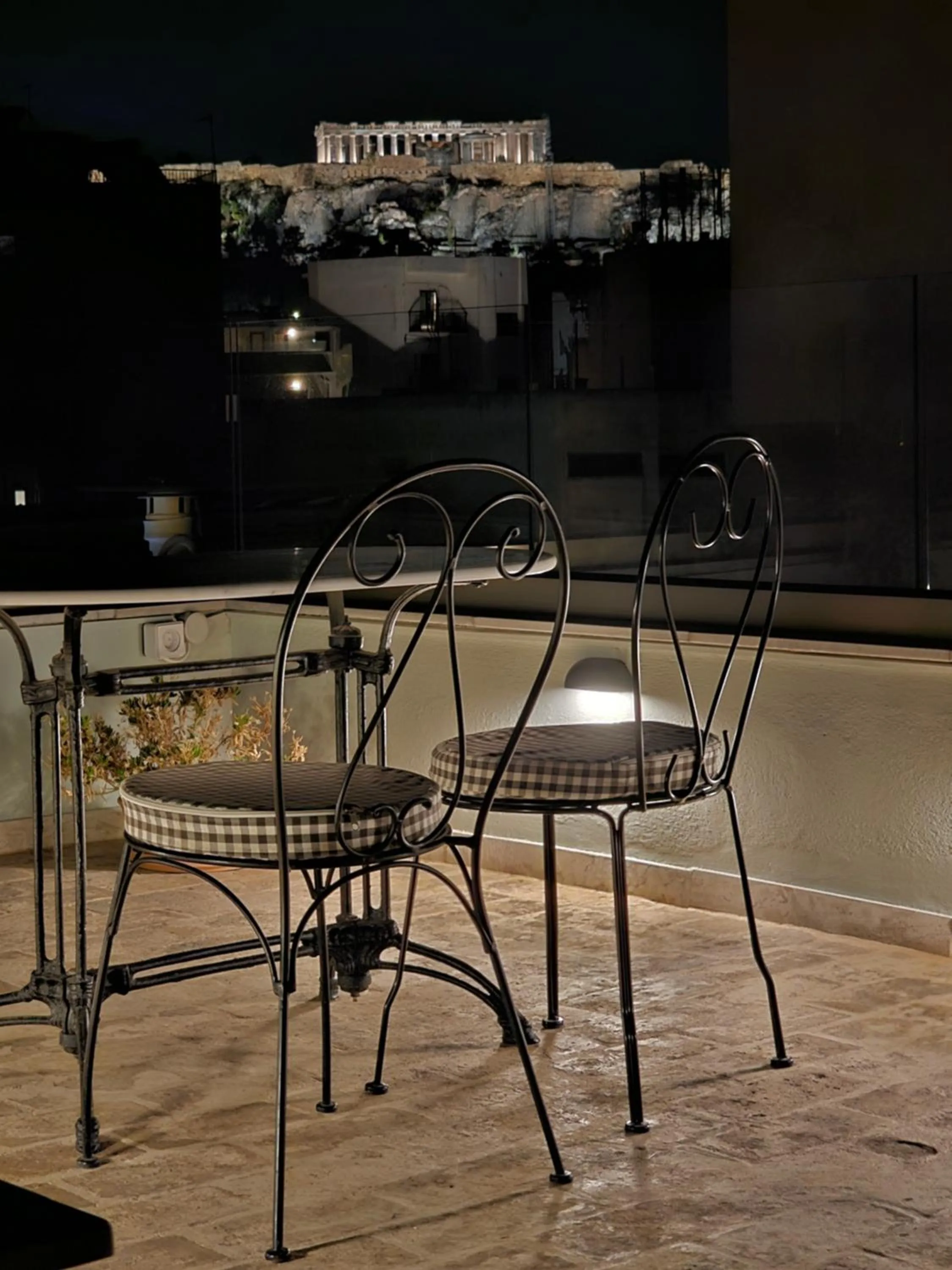 Night in MEDLEY Conceptual Living & Spa