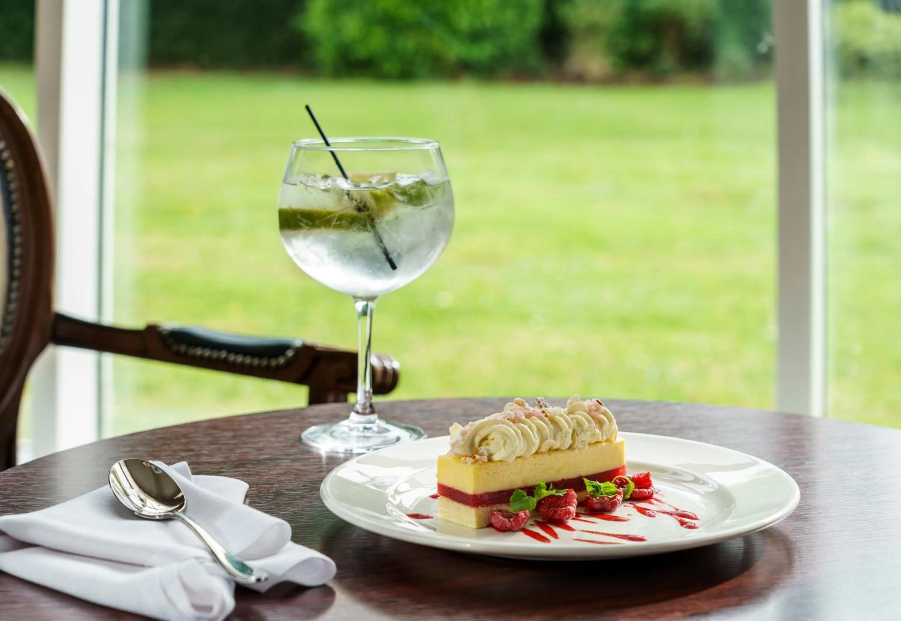 Food and drinks in Macdonald Craxton Wood Hotel & Spa