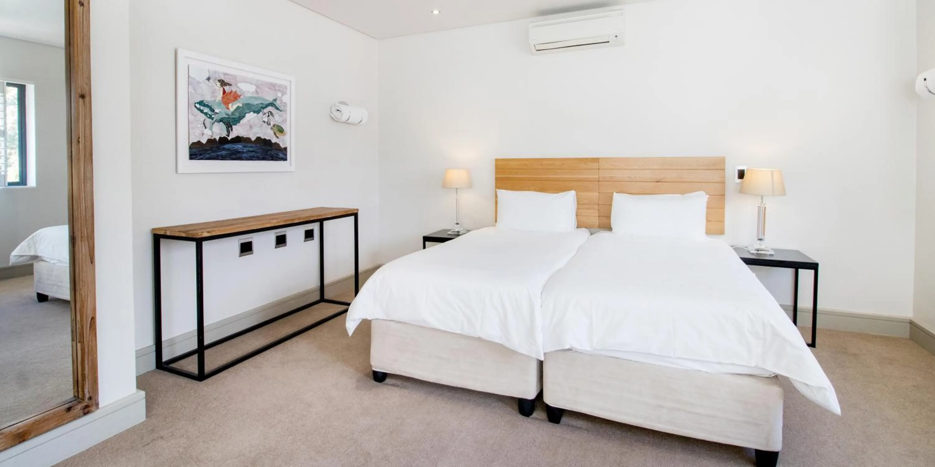 Bedroom, Bed in Harbour House Hotel - Le Paradis Apartments