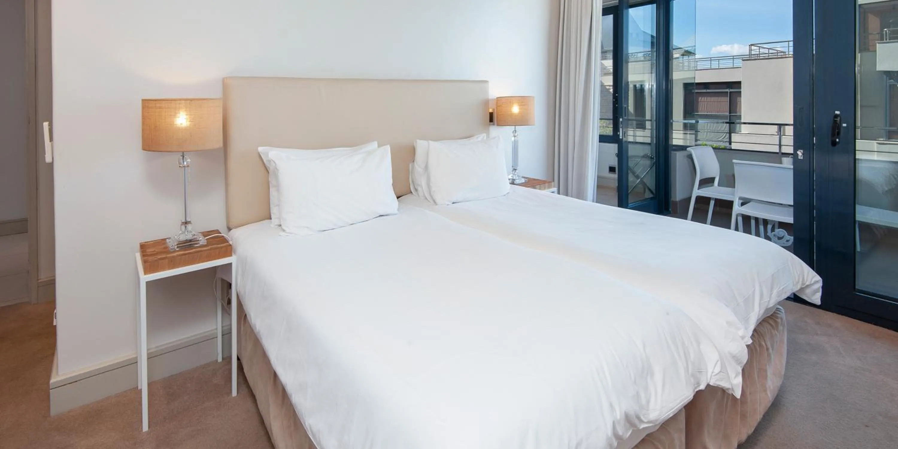 Bedroom, Bed in Harbour House Hotel - Le Paradis Apartments