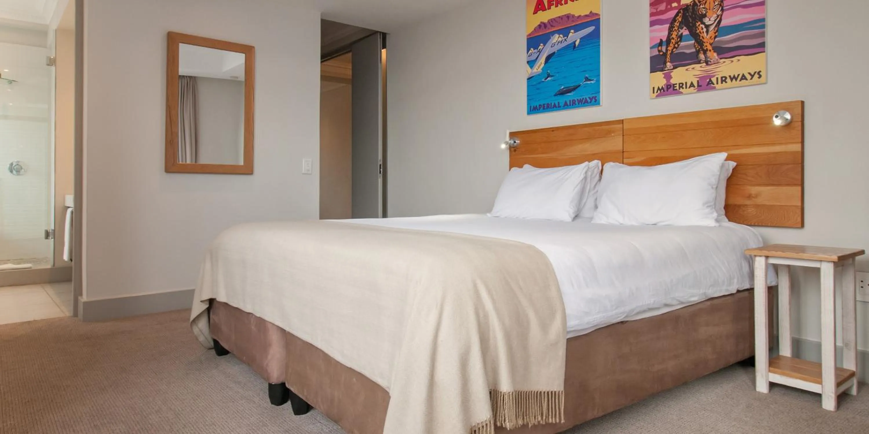 Bedroom, Bed in Harbour House Hotel - Le Paradis Apartments